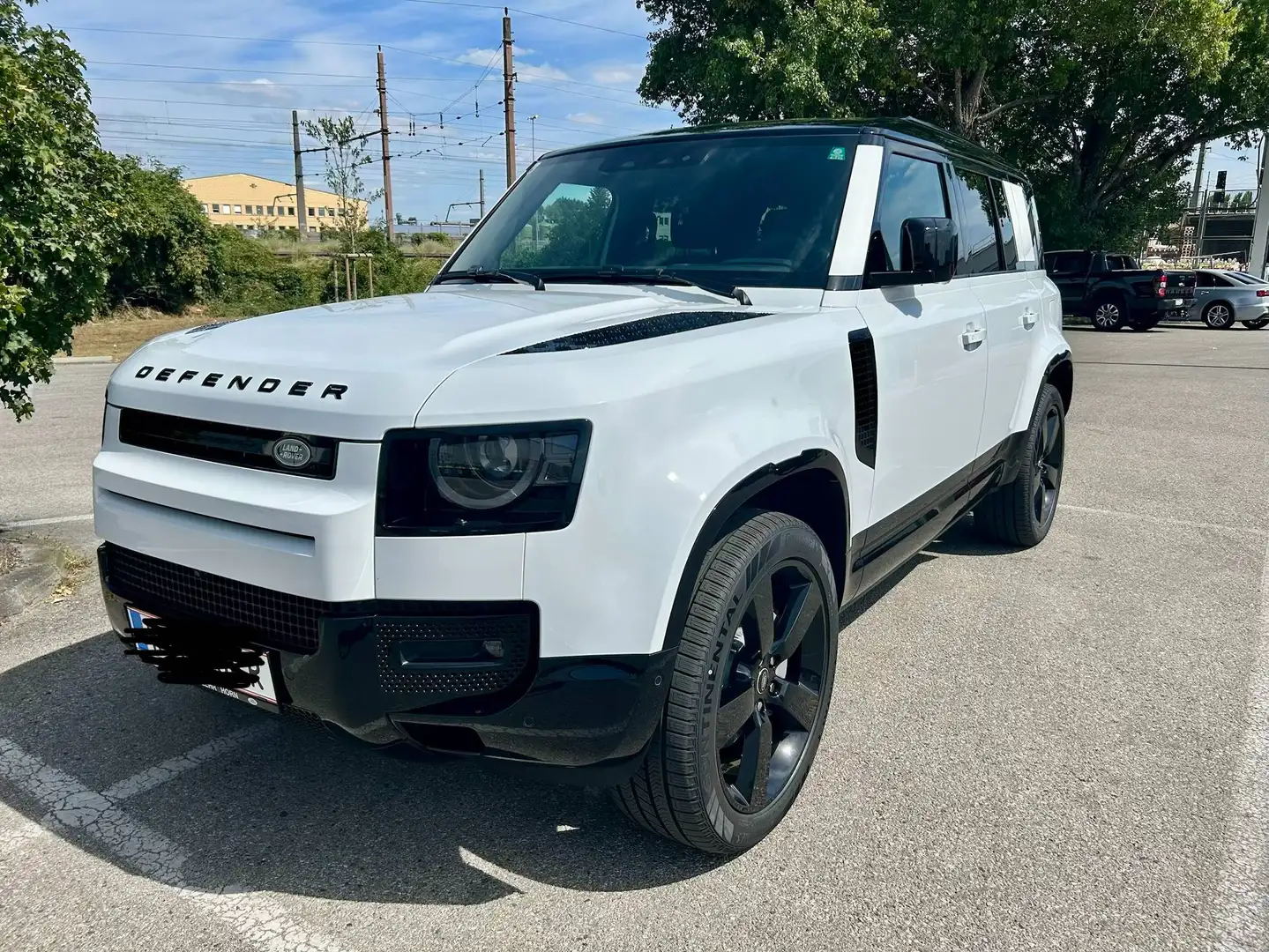 Land Rover Defender P300e PHEV X-Dynamic HSE Aut. Weiß - 1