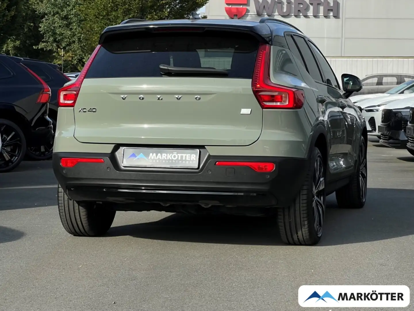 Volvo XC40 P8 Twin R Design Recharge AWD PANO/SHZ/LKHZ Vert - 2