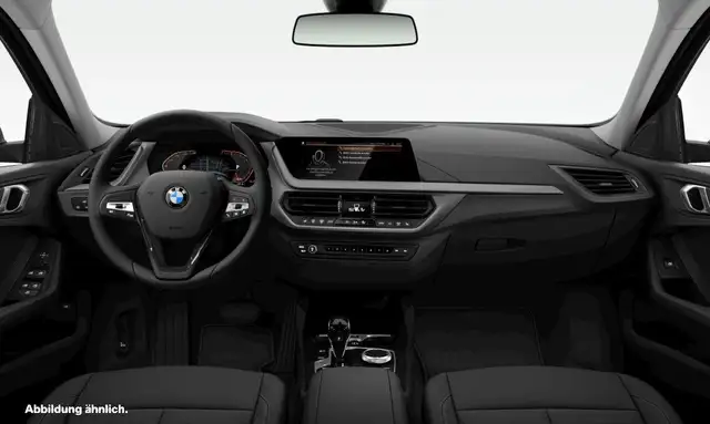 BMW 1 Series view 3