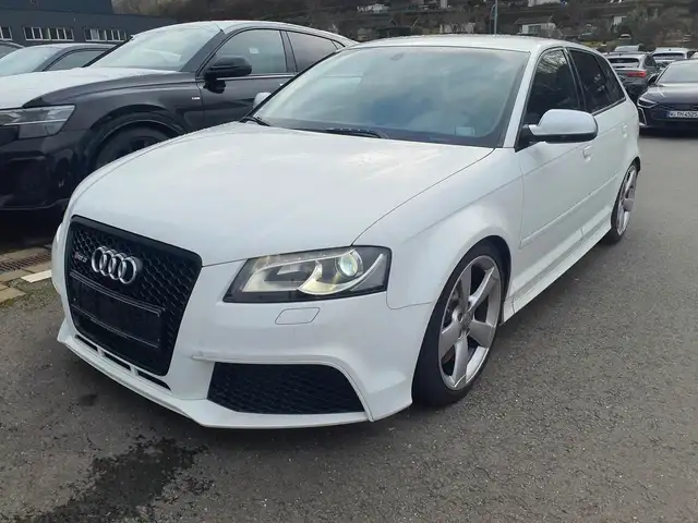 Audi RS3 Sportback 2.5 TFSI quattro Schalensitze!