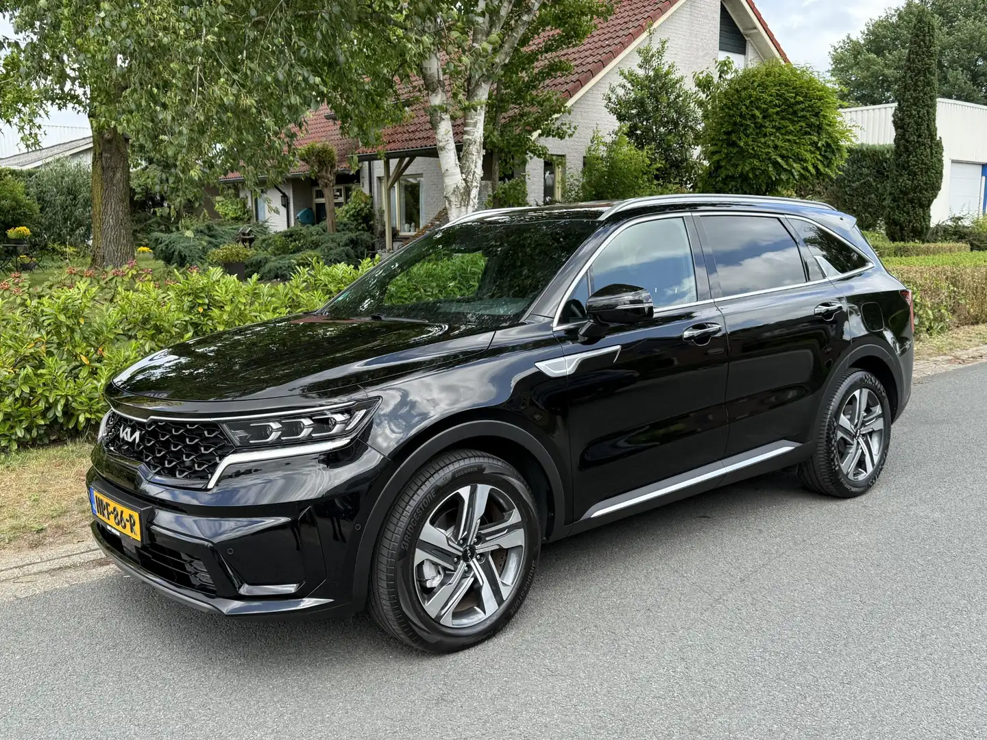 Kia Sorento 1.6 T-GDI Plug-in Hybrid 265PK 4WD ExecutiveLine Černá - 1