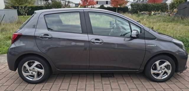 Toyota Yaris Comfort Hybrid