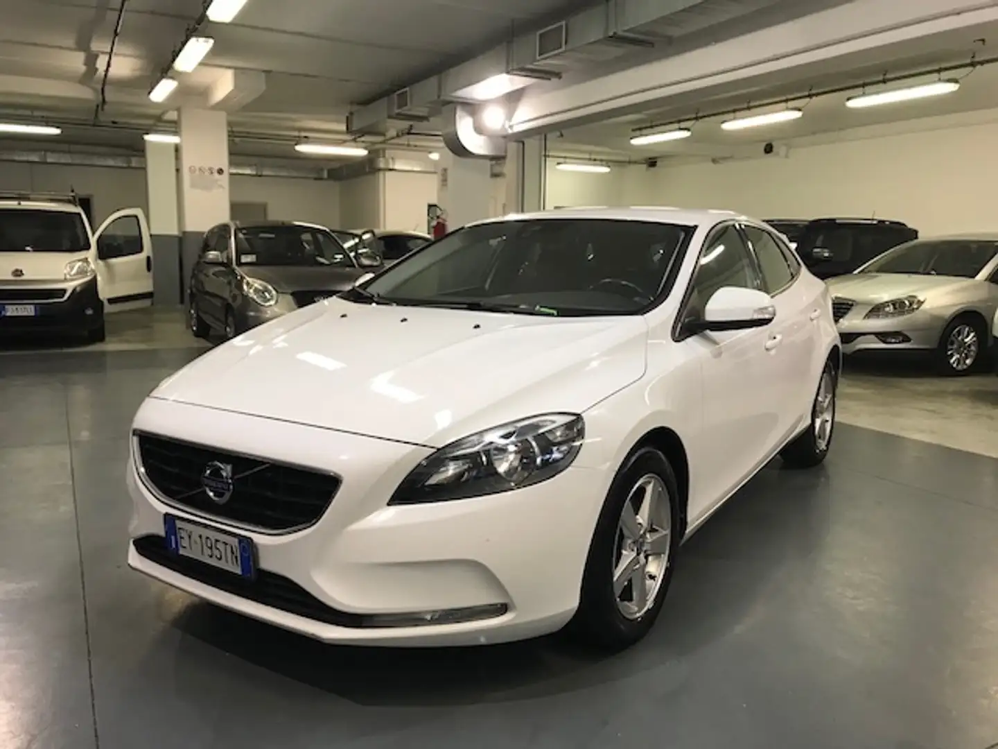 Volvo V40 V40 2.0 d3 Momentum Blanco - 2