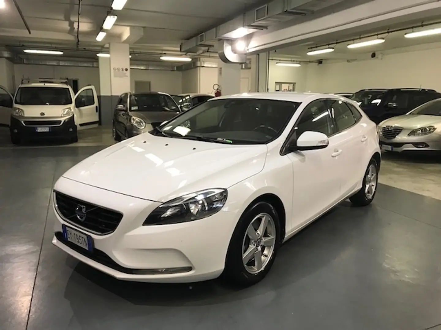 Volvo V40 V40 2.0 d3 Momentum Blanco - 1