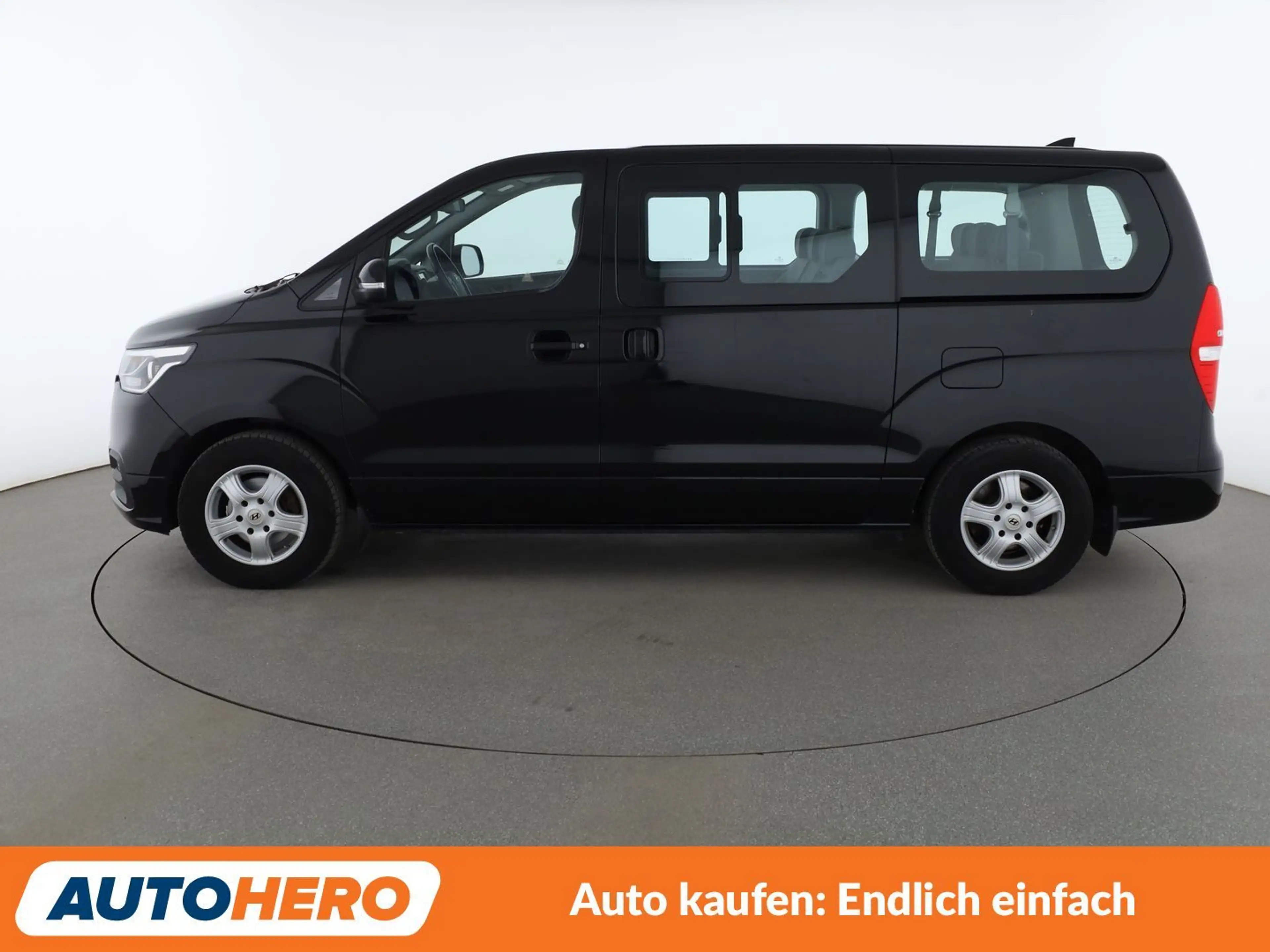 Hyundai H-1 2.5 CRDi Travel Trend*NAVI*CAM*PDC*SHZ*AHK* — photo 3