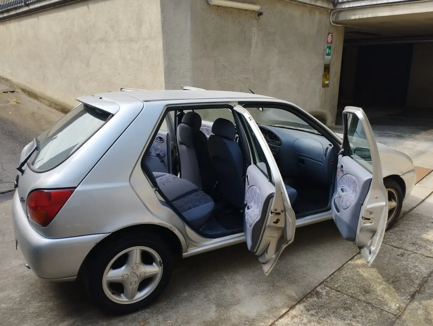 Ford Fiesta 5p 1.2 Techno - 1