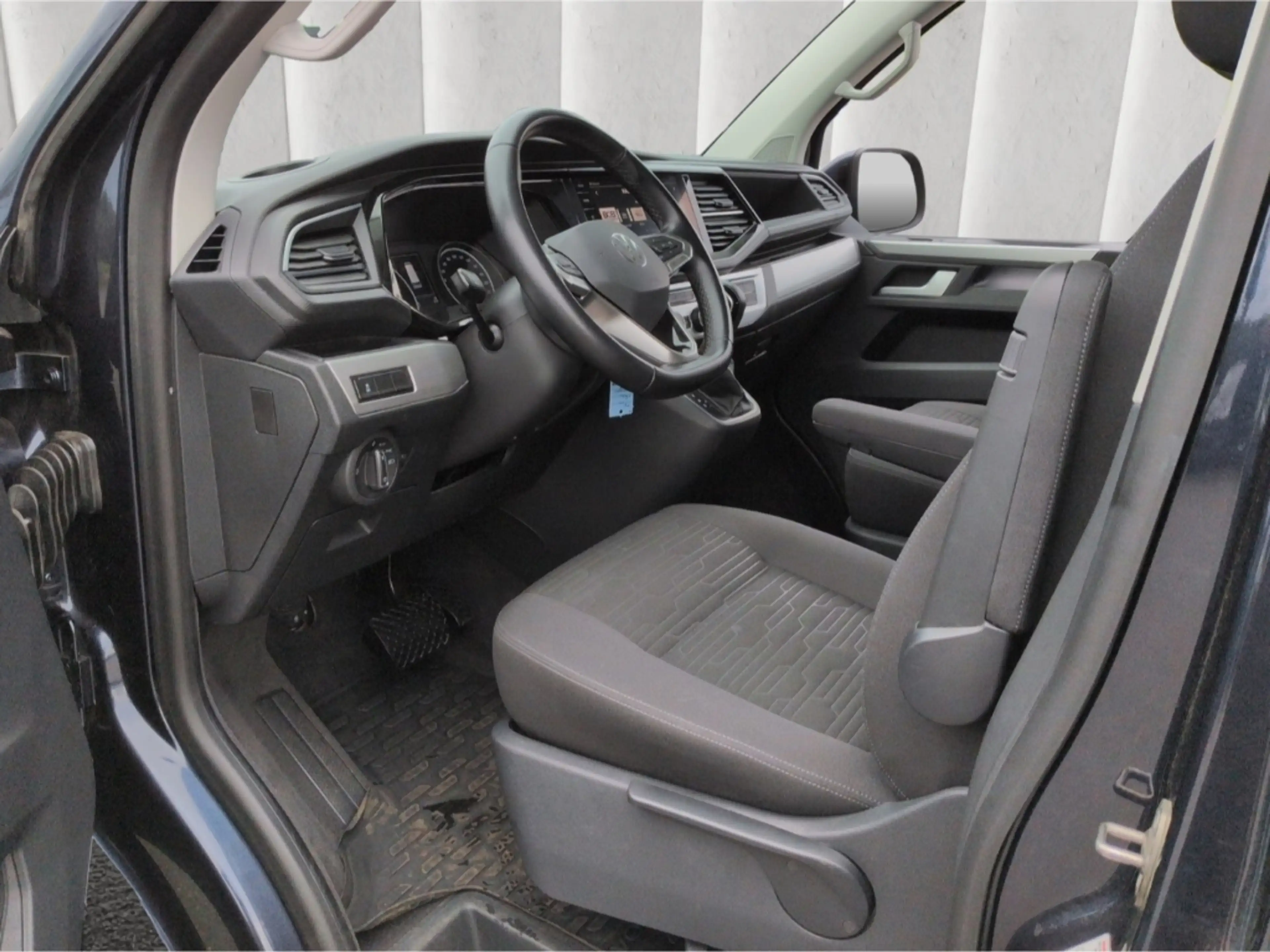 Volkswagen T6.1 Multivan 4Mot 204PS*StandHzg AHK ACC R-Kam — photo 5