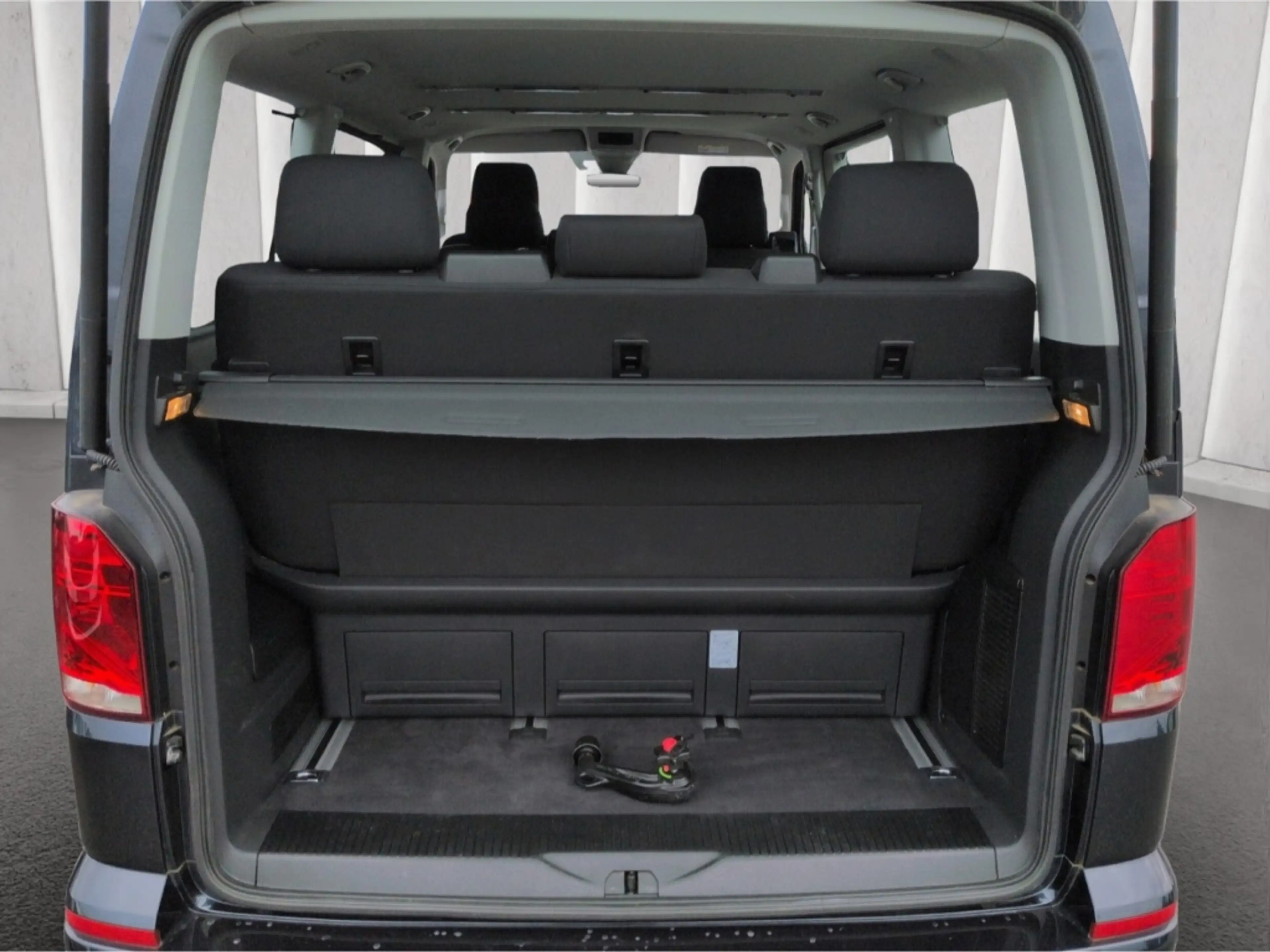 Volkswagen T6.1 Multivan 4Mot 204PS*StandHzg AHK ACC R-Kam — photo 11