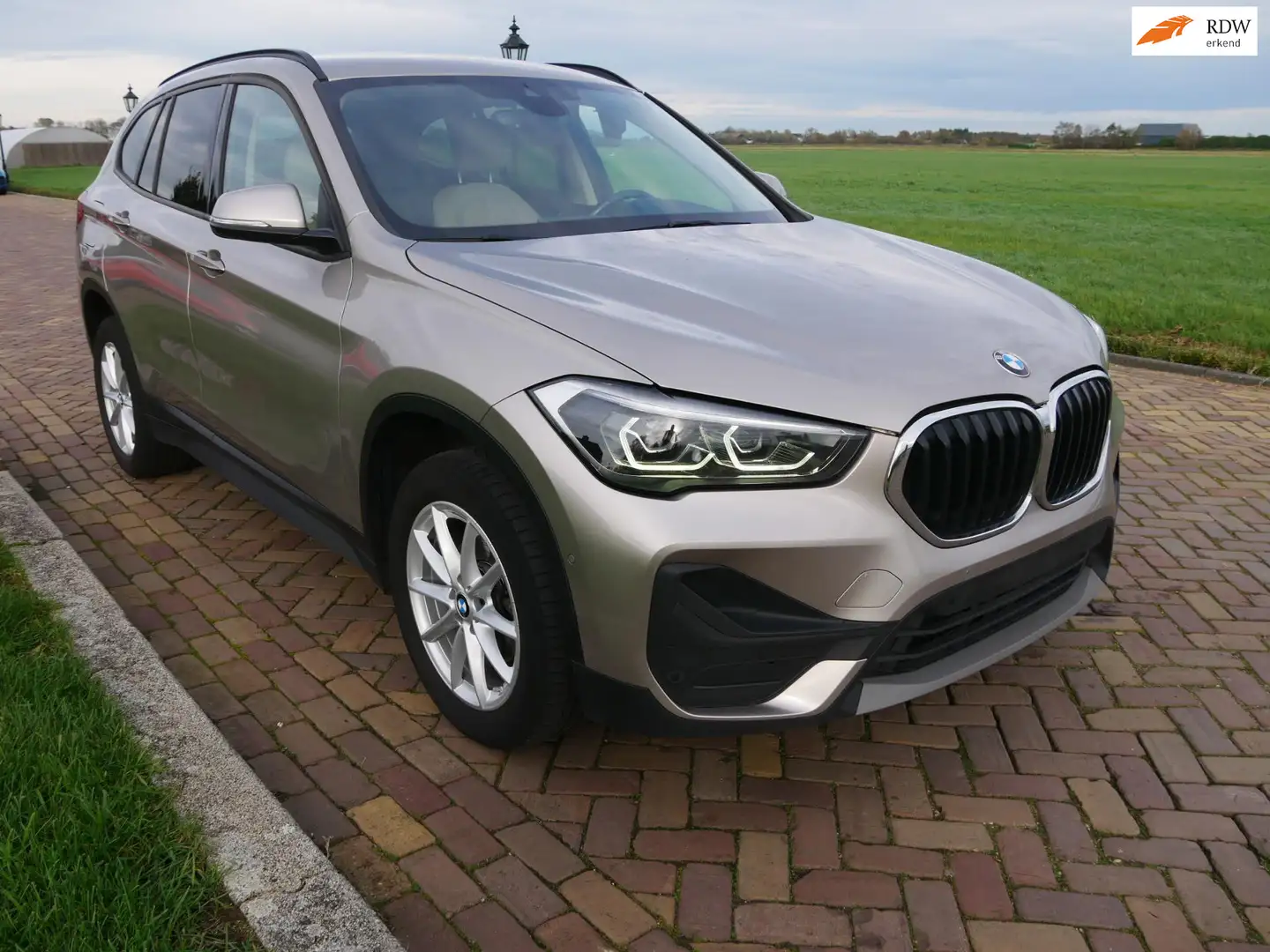 BMW X1 1.5 SDrive16d Executive AUT 12599**NETTO*BLACK FRI Bruin - 1