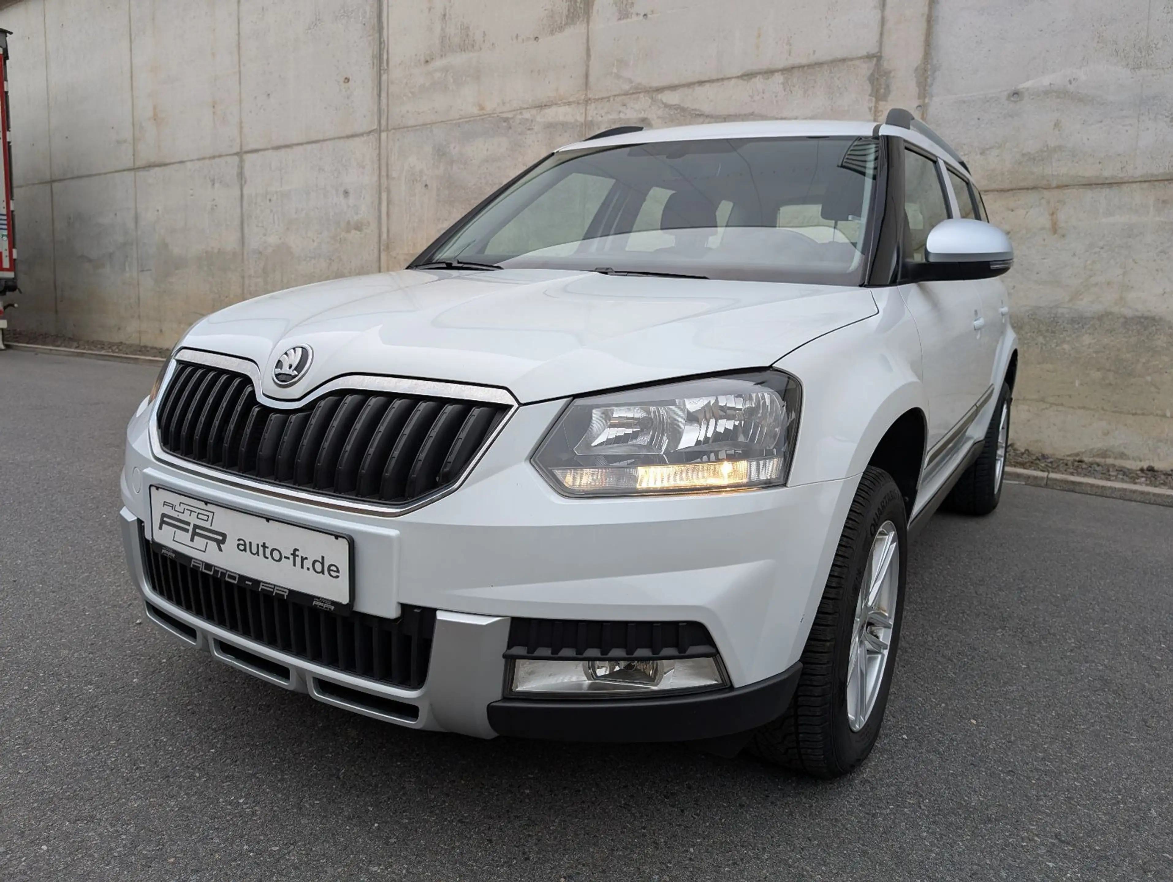 Skoda Yeti 1.4 TSI Sondermod. Outdoor Benzin SUV AHK — photo 3
