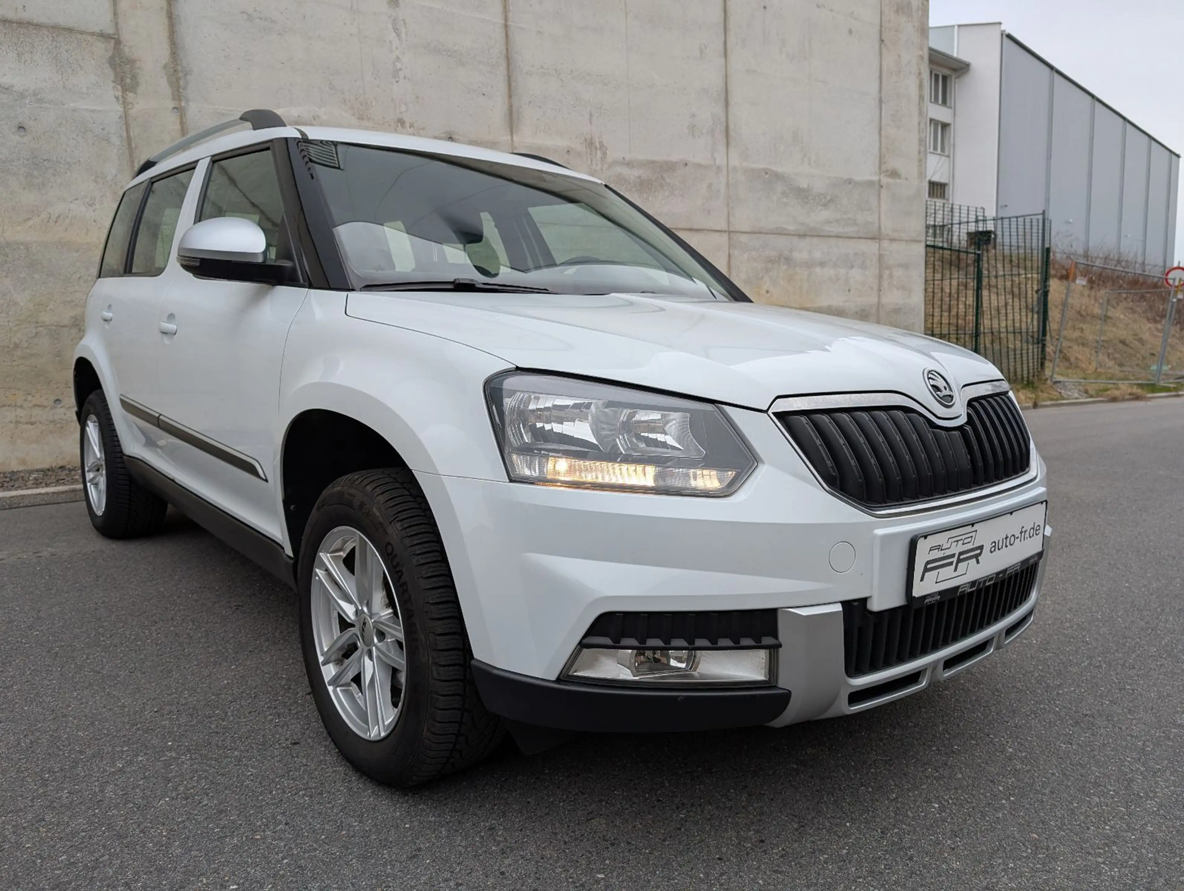 Skoda Yeti 1.4 TSI Sondermod. Outdoor Benzin SUV AHK — photo 4