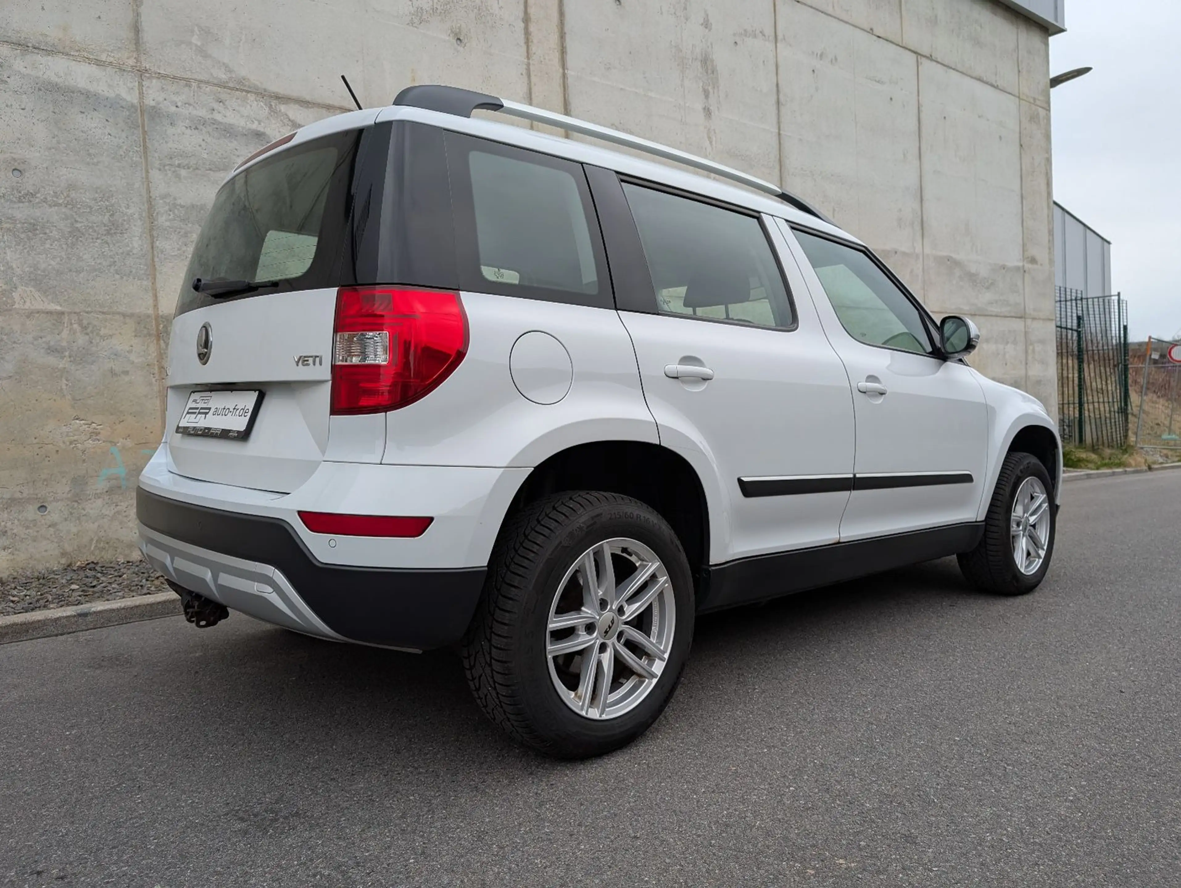 Skoda Yeti 1.4 TSI Sondermod. Outdoor Benzin SUV AHK — photo 8
