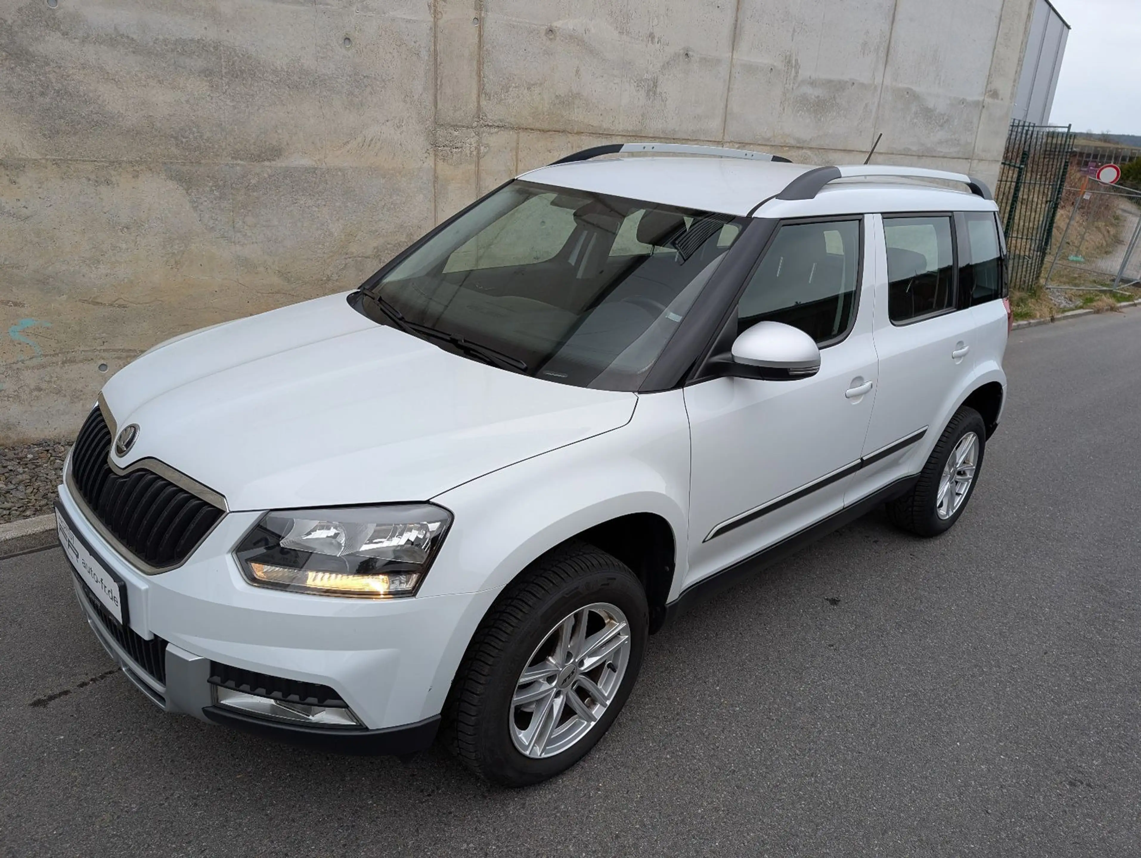 Skoda Yeti 1.4 TSI Sondermod. Outdoor Benzin SUV AHK — photo 14