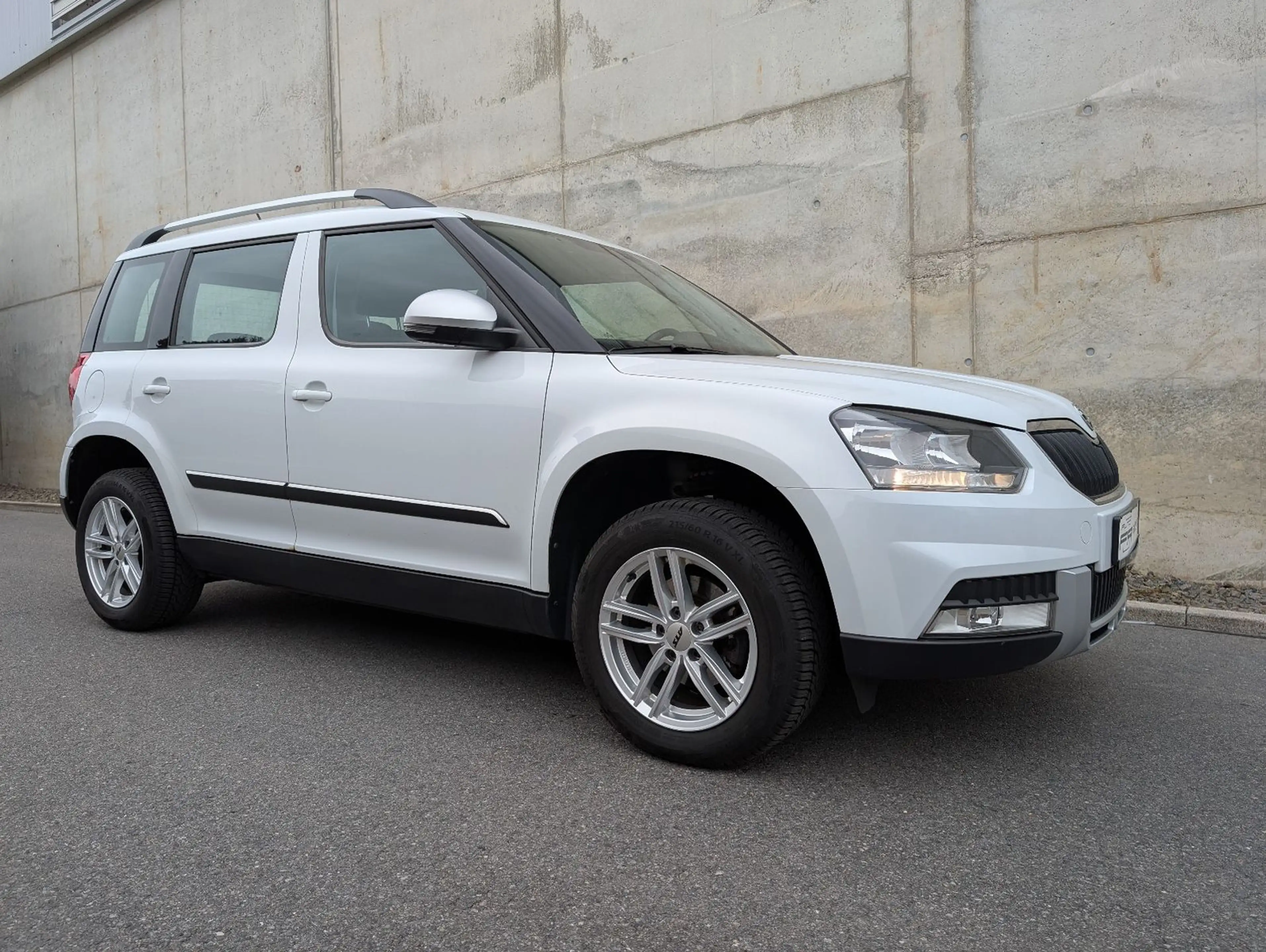 Skoda Yeti 1.4 TSI Sondermod. Outdoor Benzin SUV AHK — photo 6