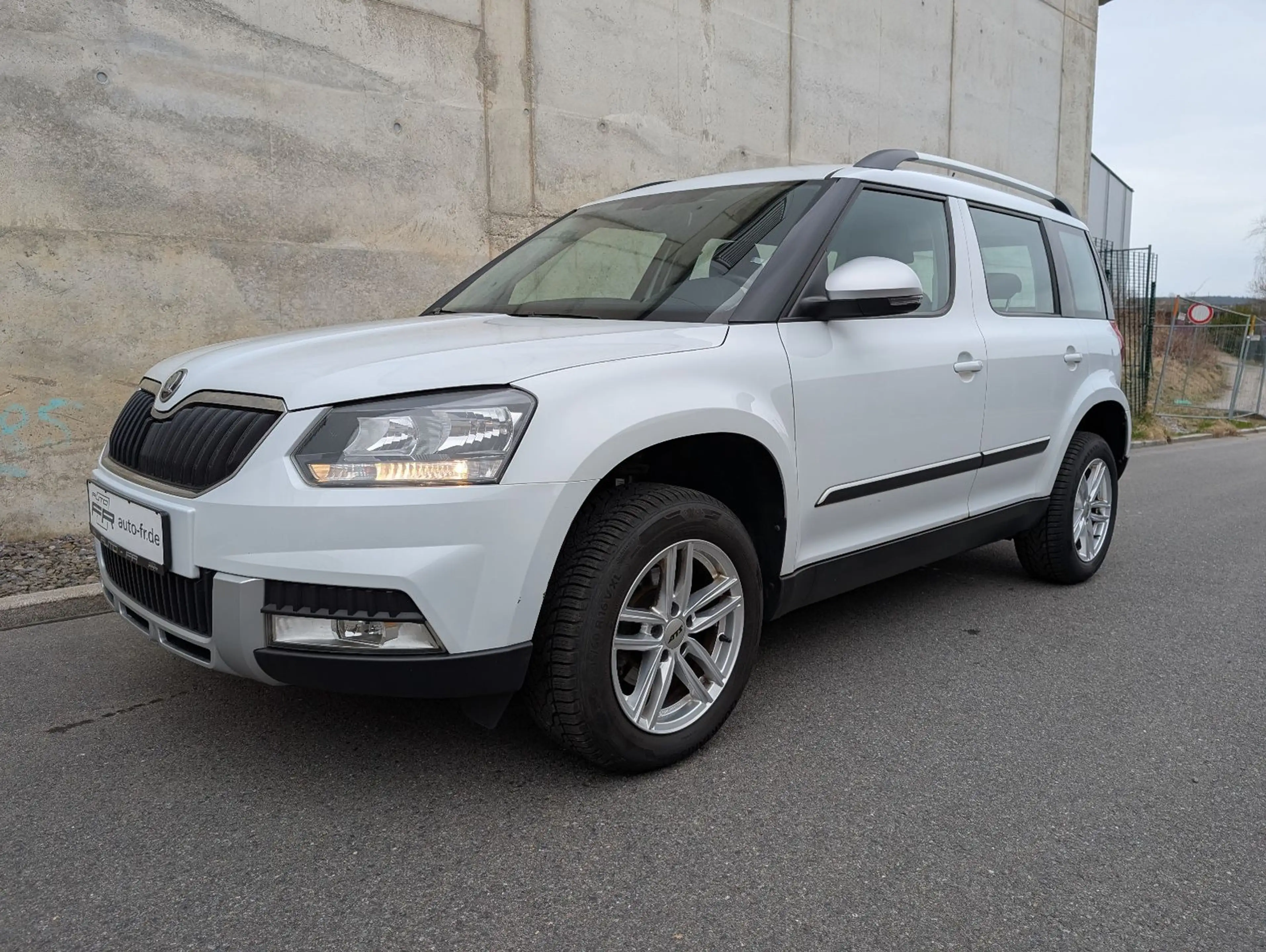 Skoda Yeti 1.4 TSI Sondermod. Outdoor Benzin SUV AHK — photo 13