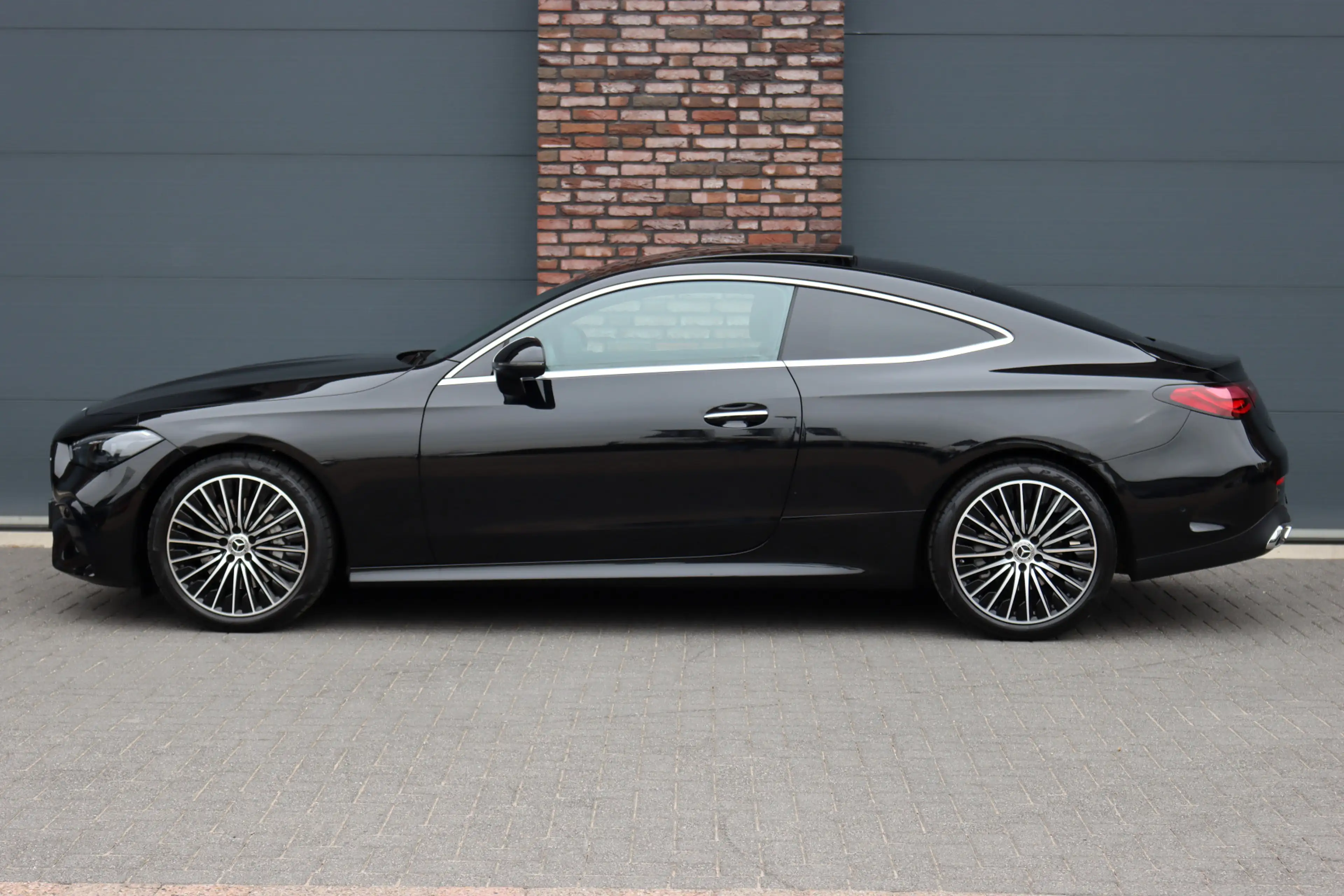 Mercedes-Benz CLE 200 Coupé AMG Line | Distronic Pro | Panoramadak | Mem — photo 9