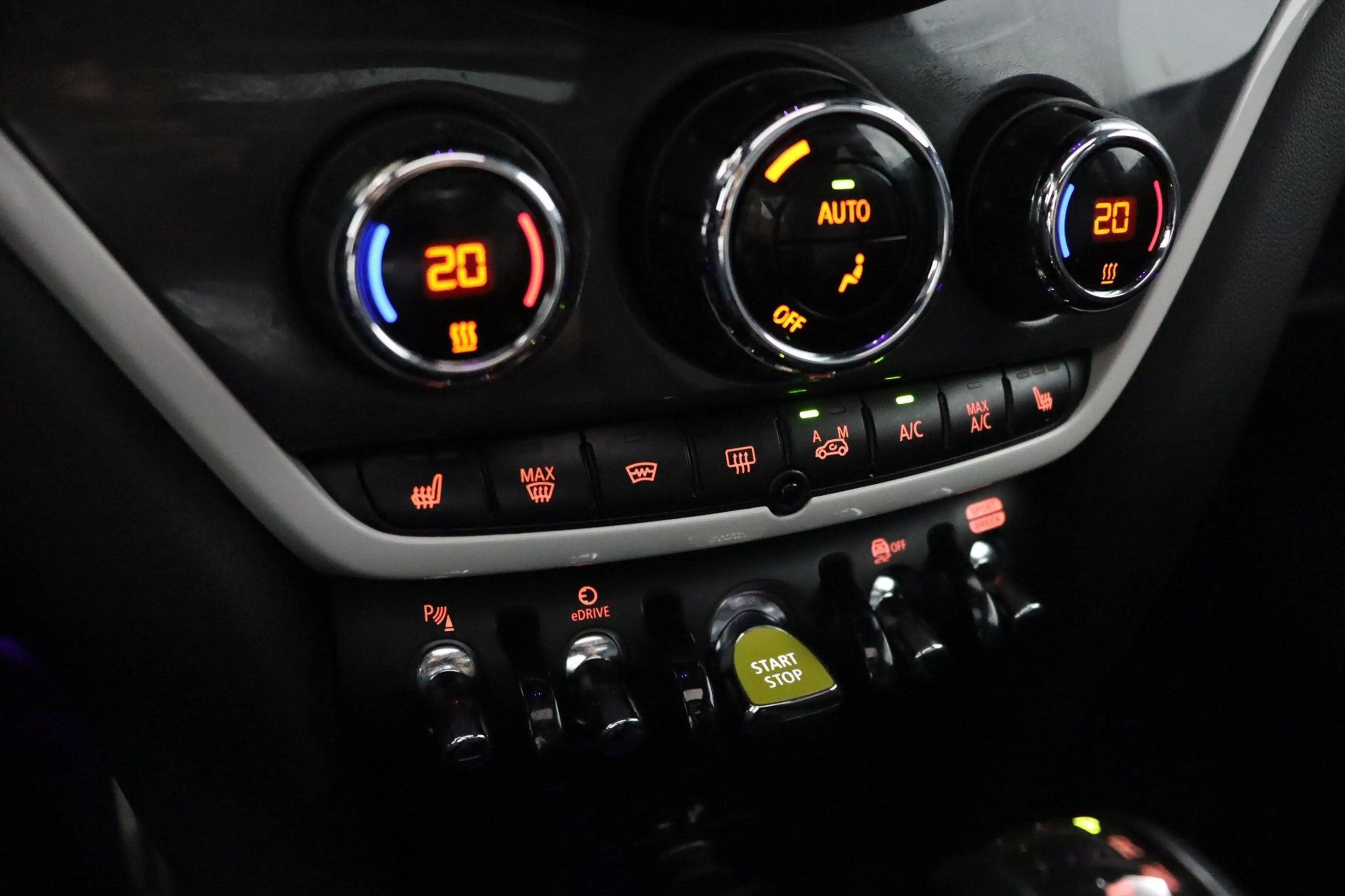 MINI Cooper SE Countryman 1.5 ALL4 JCW Pakket | Comfort Access | Panoramadak — photo 6