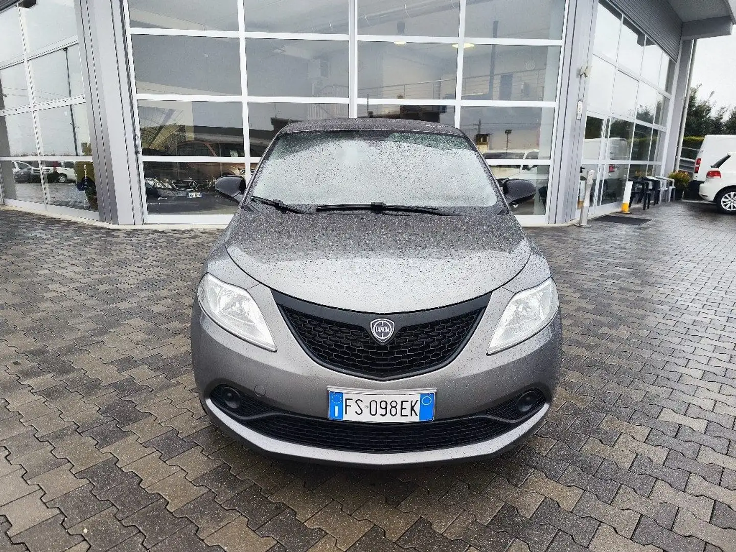 Lancia Ypsilon 1.2 69 CV 5 porte Elefantino Blu Grau - 2