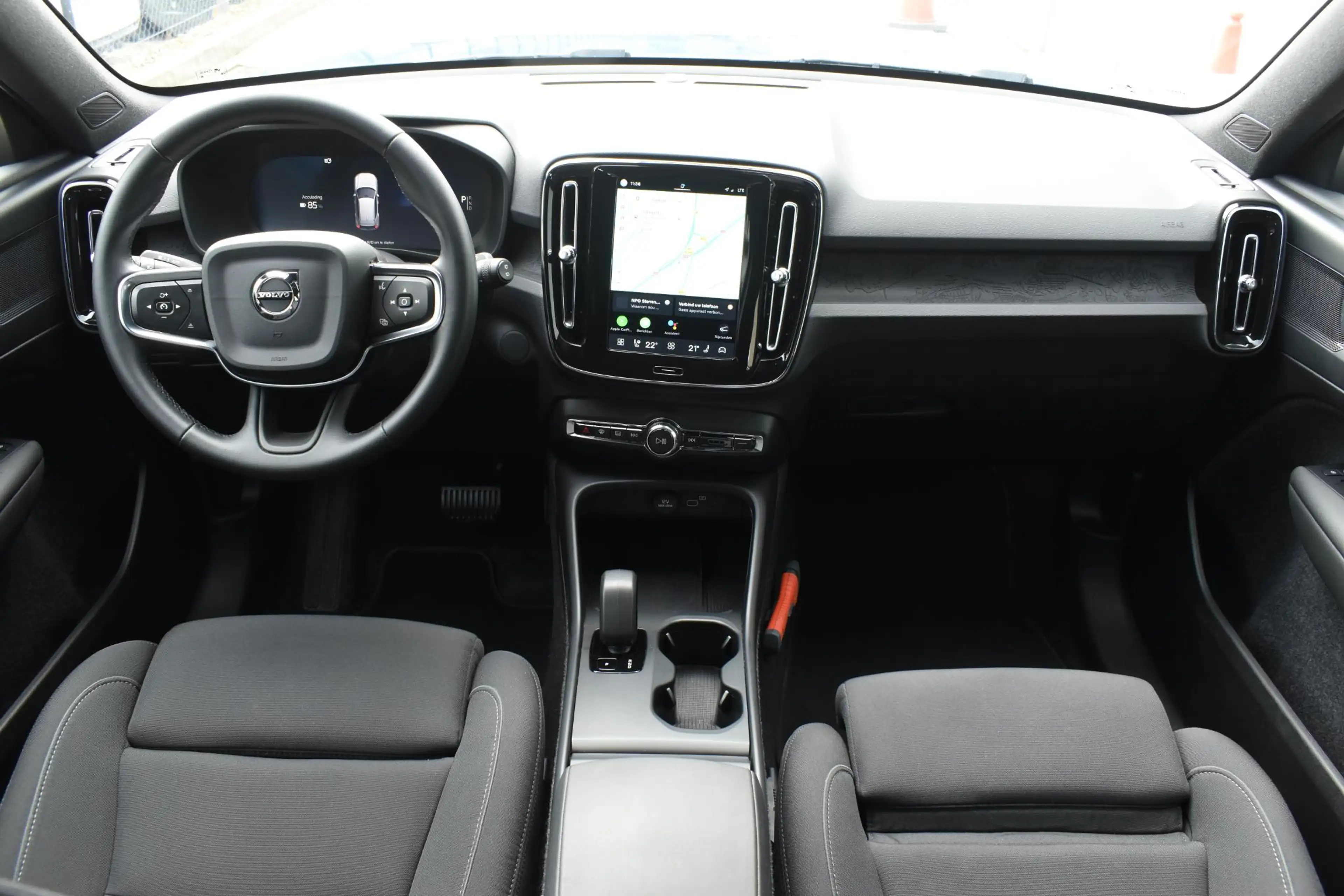 Volvo EX40 Single Motor Extended Range Plus 82 kWh / Adaptive — photo 2