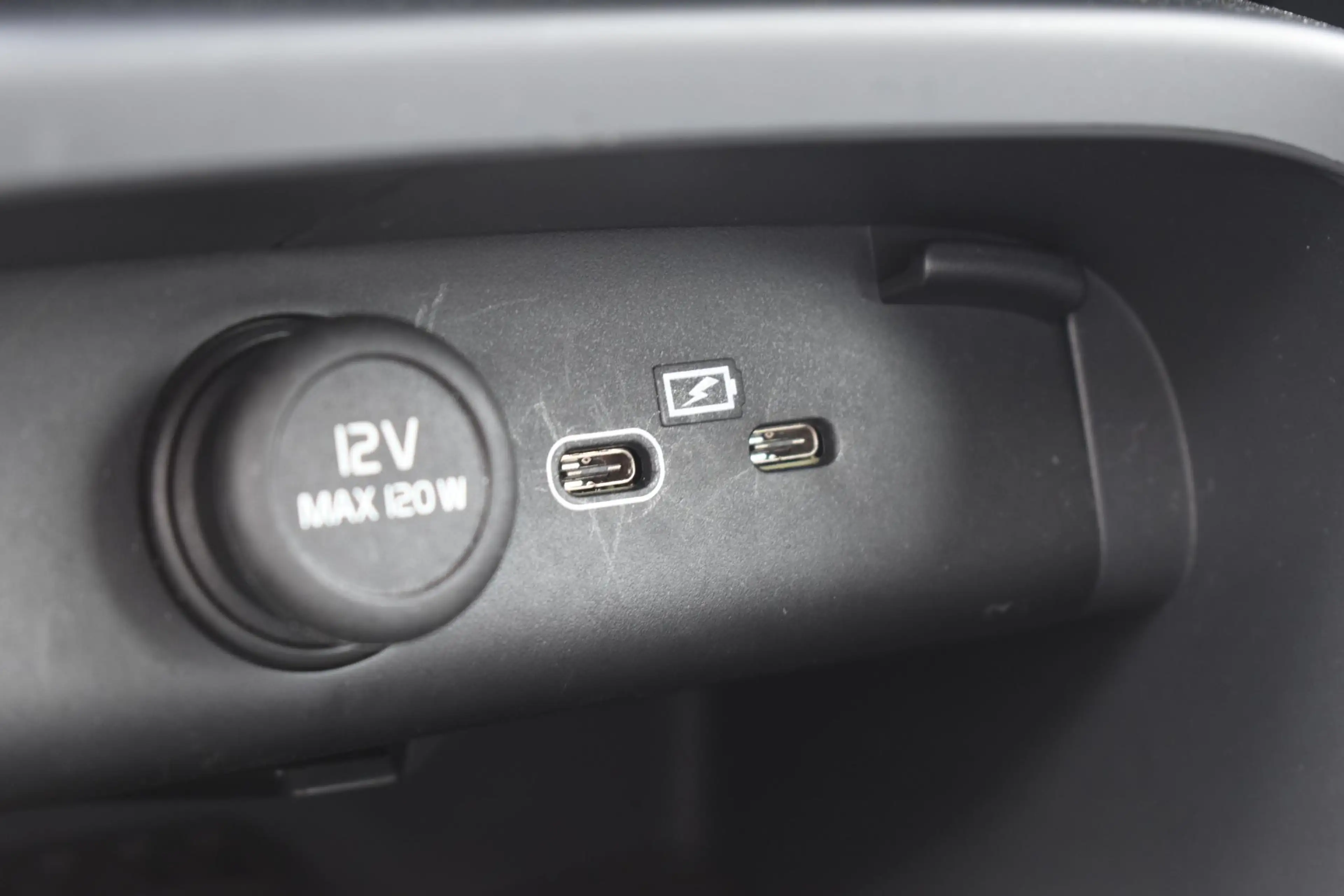 Volvo EX40 Single Motor Extended Range Plus 82 kWh / Adaptive — photo 36