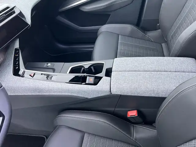 Peugeot 5008 view 14