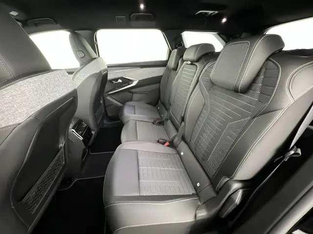 Peugeot 5008 view 8