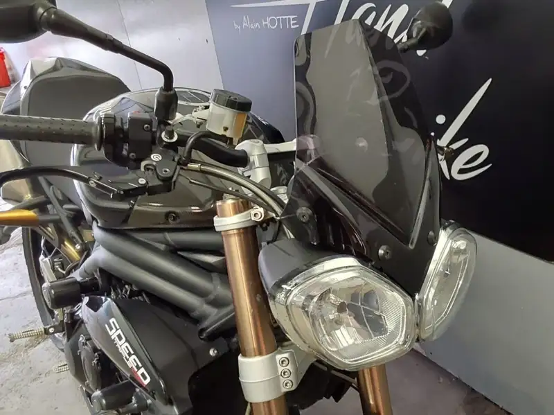 Triumph Speed Triple 1050 - foto 7