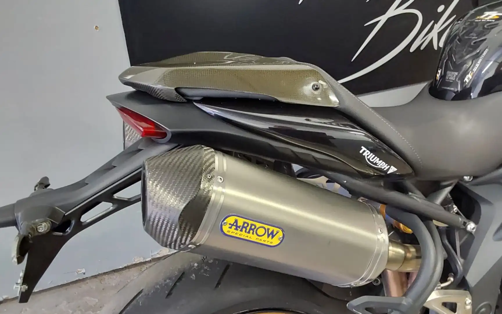 Triumph Speed Triple 1050 SPPED TRIPLE ETAT NEUF, GARANTIE 1 AN, 6995 EURO Noir - 2
