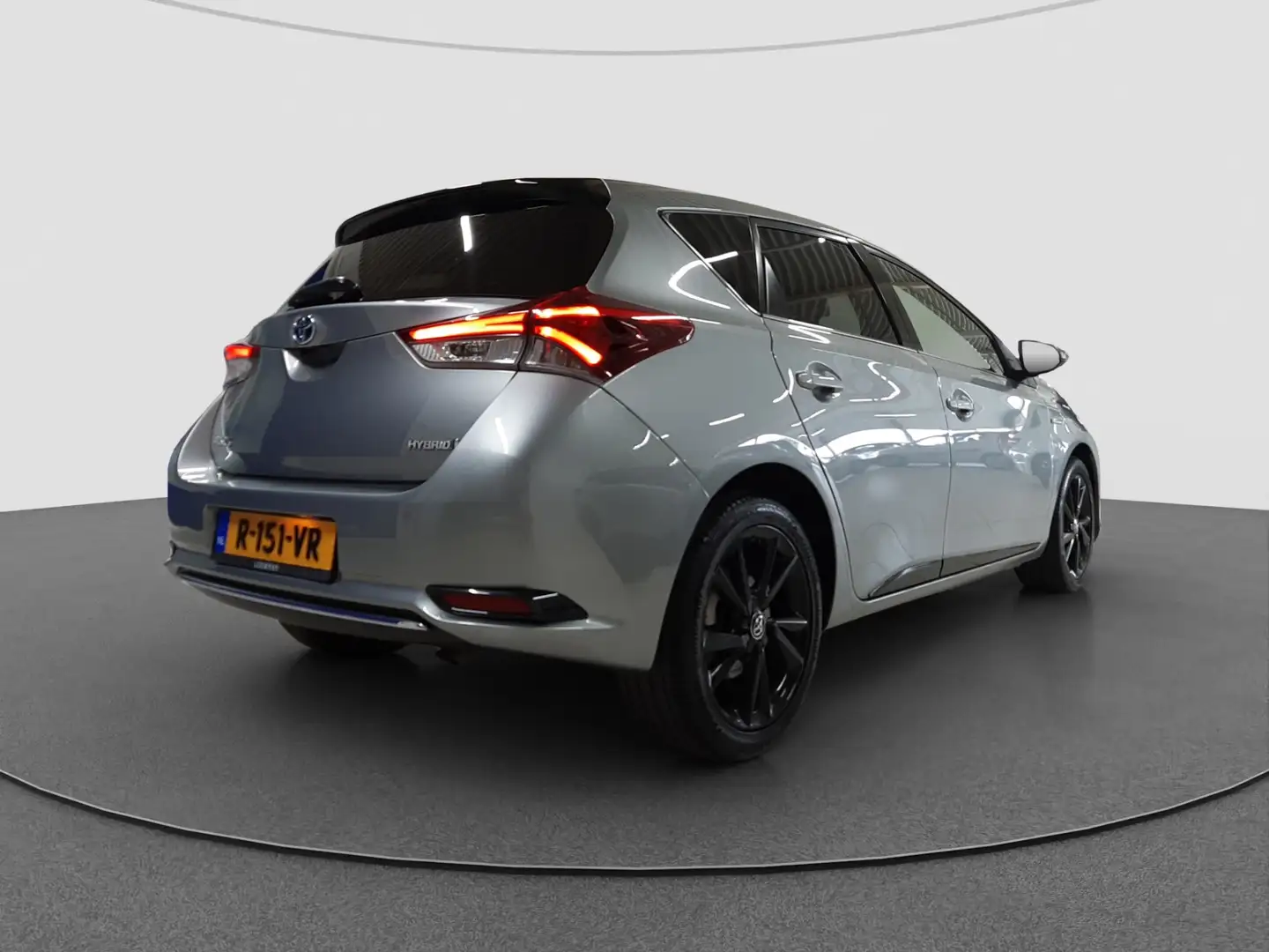 Toyota Auris 1.8 Hybrid Black Edition Limited | Navigatie | Cam Grijs - 2