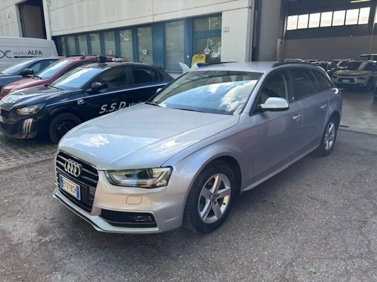 Audi A4 A4 Avant 2.0 tdi Advanced 150cv multitronic E6 Gris - 1