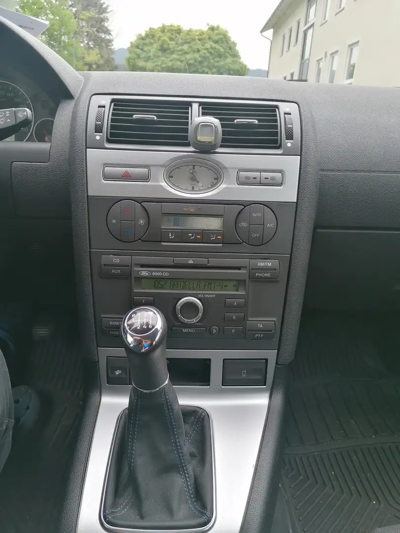 Ford Mondeo Mondeo Fließheck 1.8 Trend SCI Silber - 2