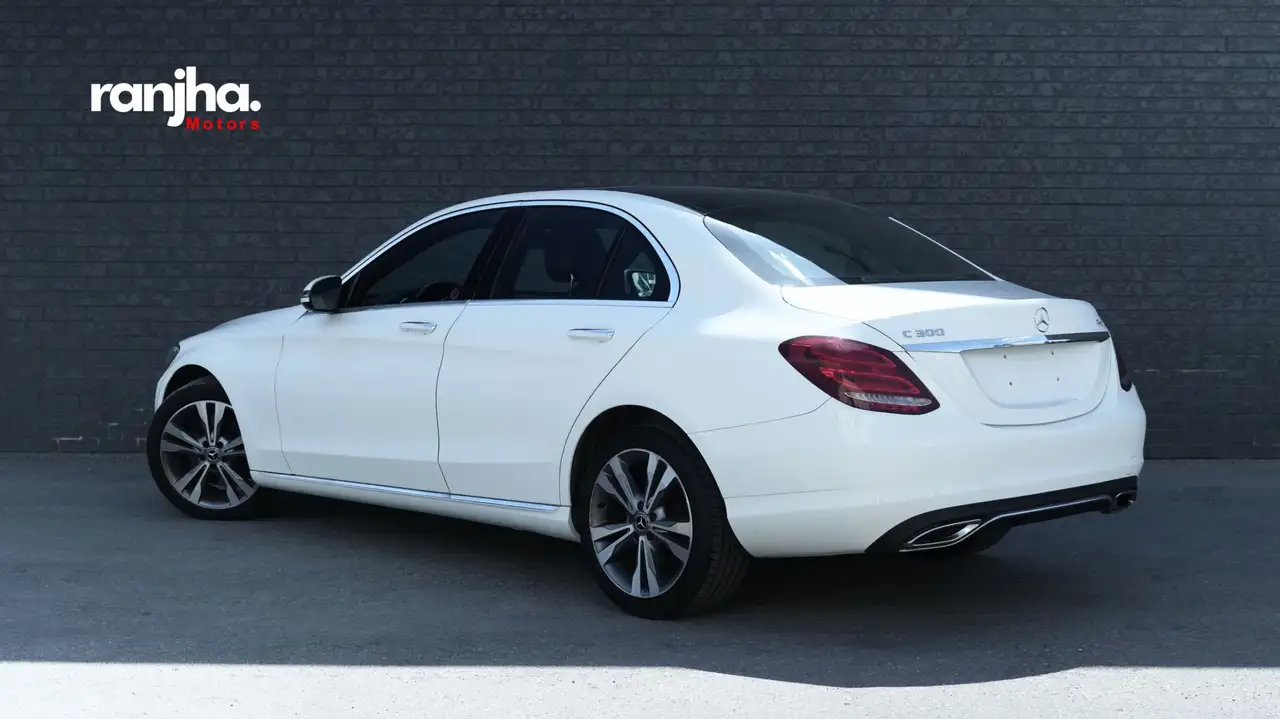 Mercedes-Benz C-Class снимка Mercedes-Benz C-Class