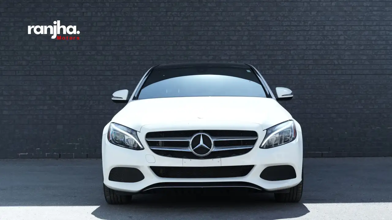 Mercedes-Benz C-Class снимка Mercedes-Benz C-Class