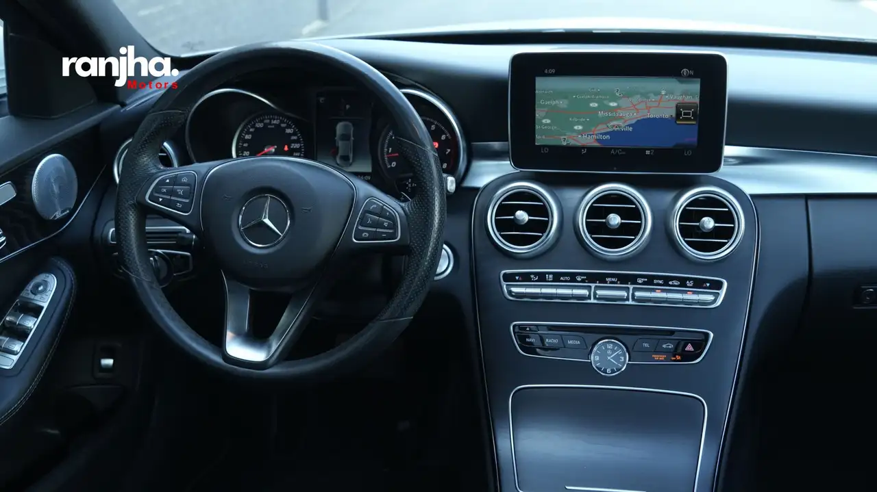 Mercedes-Benz C-Class снимка Mercedes-Benz C-Class