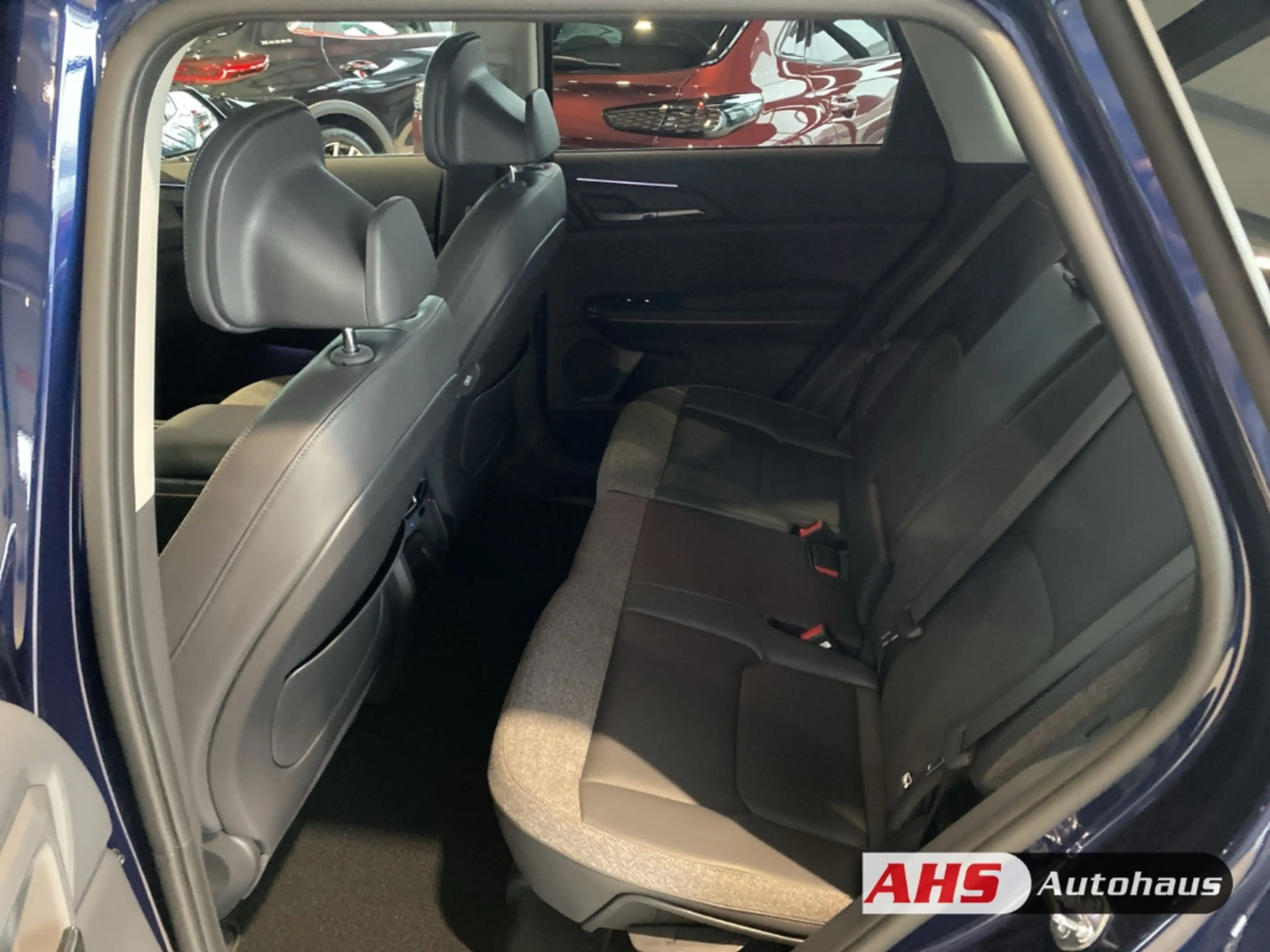 Kia EV5 160 kW Earth 81,4 Kwh LED 360 Grad Kamera Totwinke — photo 9