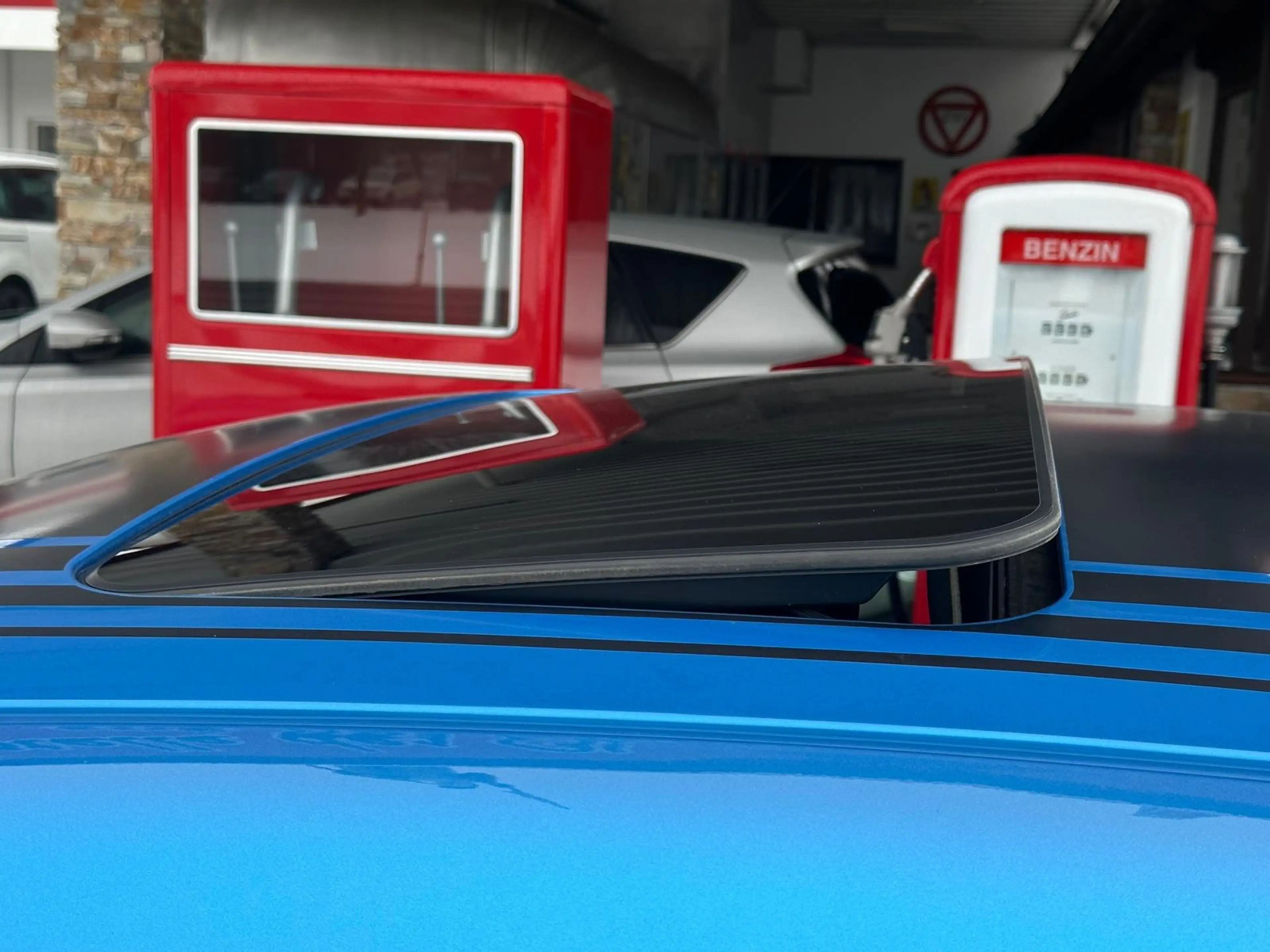 Dodge Challenger 5,7 Hemi V8 Aut. Shaker — photo 11