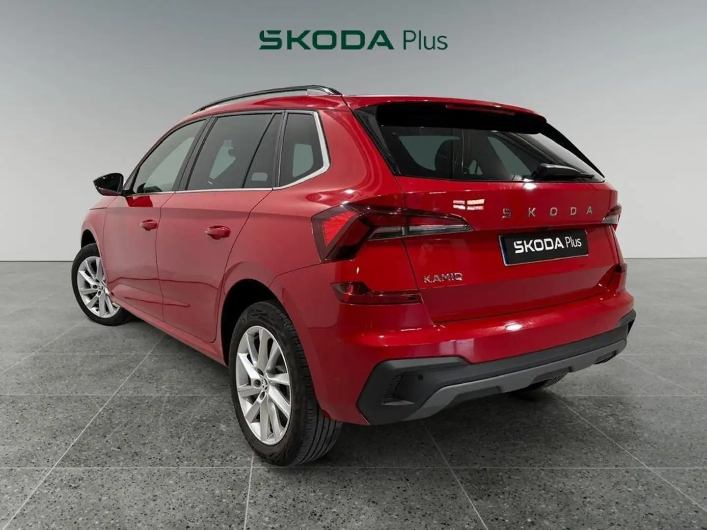 Skoda Kamiq 1.5 TSI Design 110kW DSG7 Rojo - 2