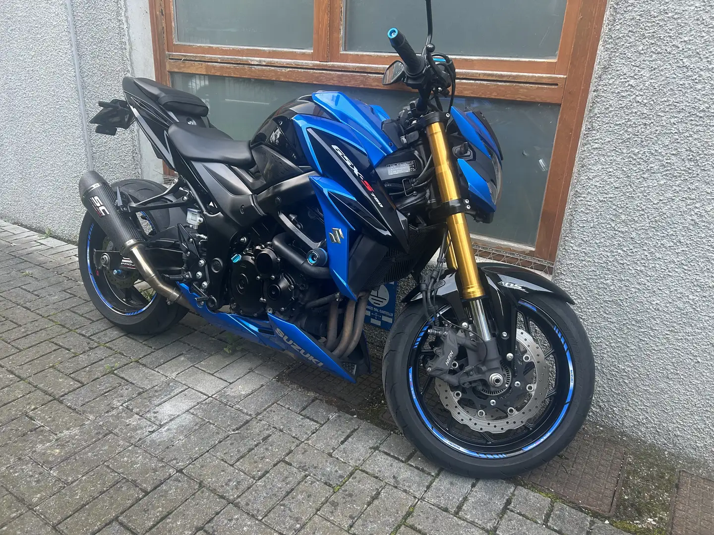 Suzuki GSX-S 750 - 1