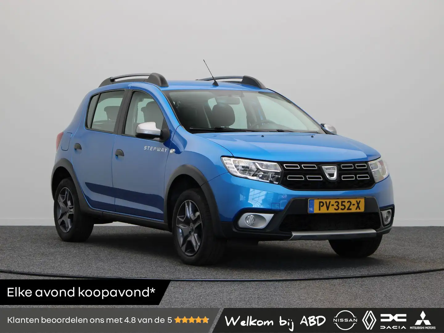 Dacia Sandero TCe 90pk automaat Stepway | Trekhaak | Automaat | Blauw - 1