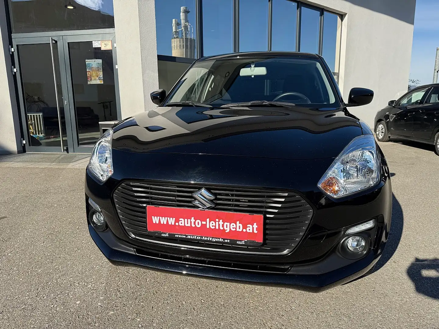 Suzuki Swift 1,2 DualJet Allgrip Shine Nero - 2