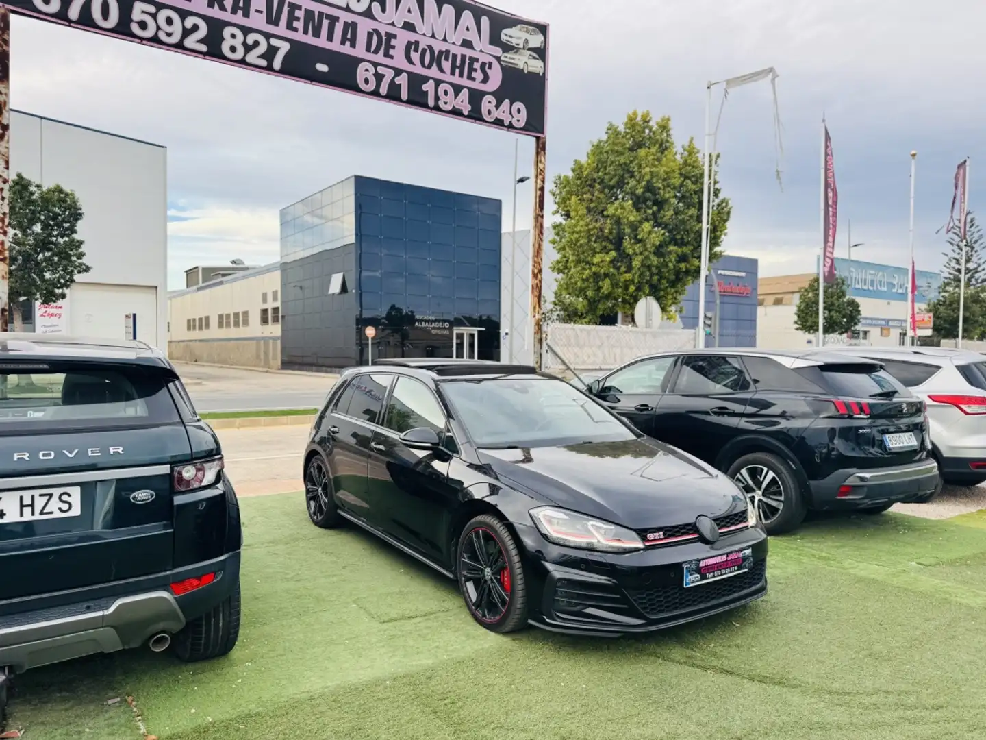 Volkswagen Golf GTI 2.0 TSI Performance DSG7 180kW Schwarz - 1