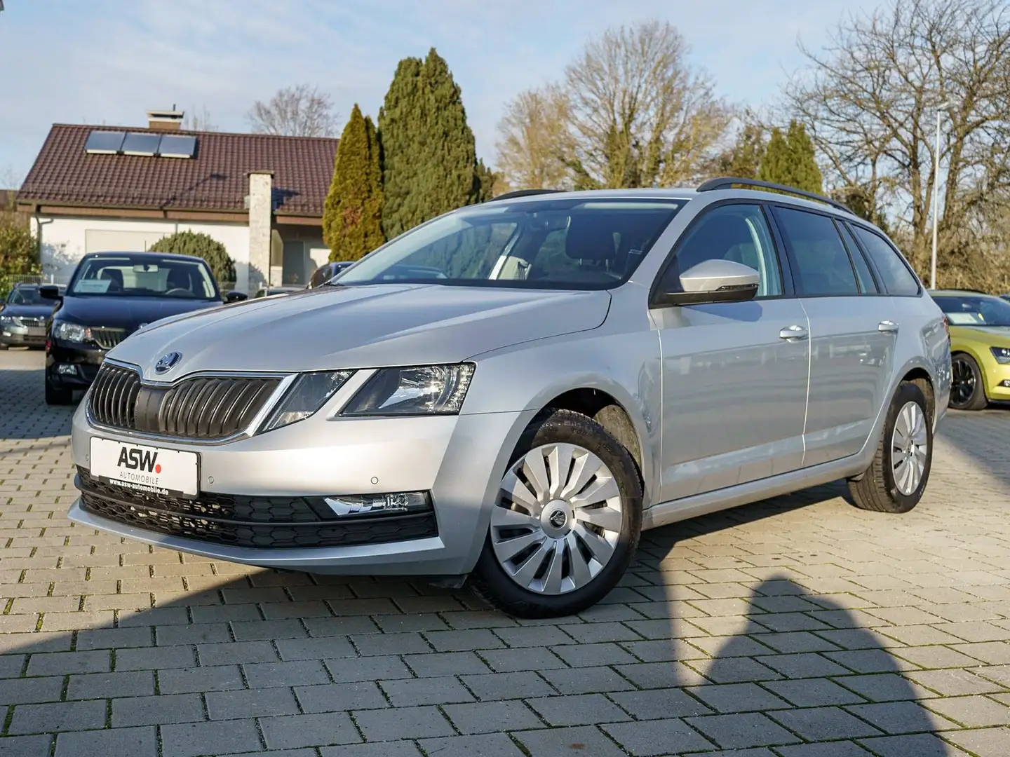 Skoda Octavia Combi Ambition 2,0 TDI Navi PDC GRA AHK Silber - 2