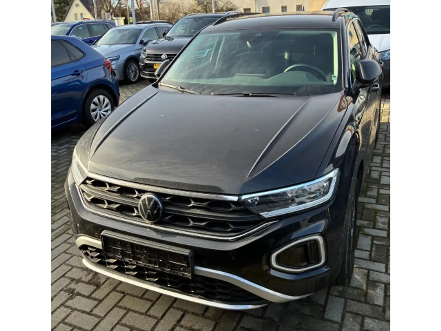 Volkswagen T-Roc 1.0 TSI Life *ACC*LED+*R-CAM*SHZ* Schwarz - 2