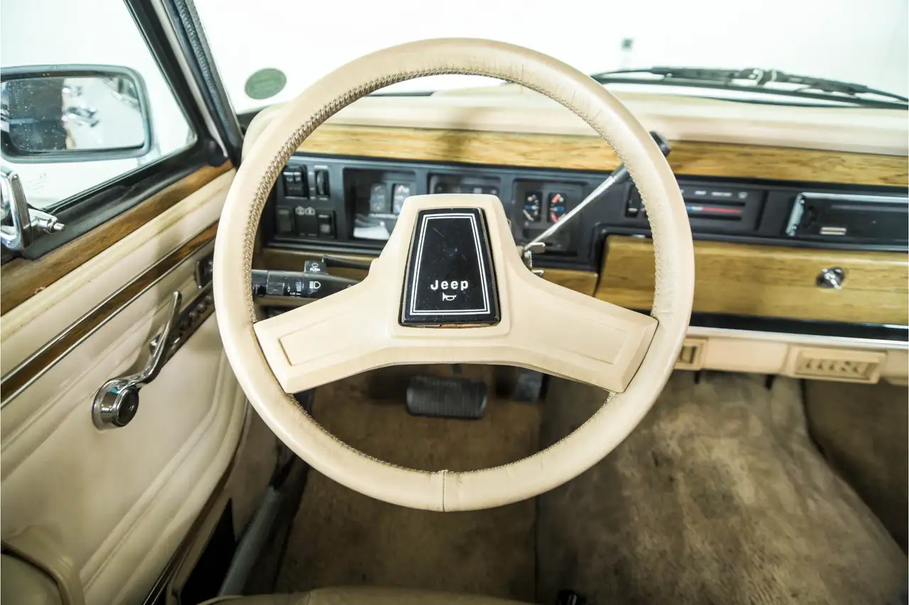 Jeep Wagoneer 5.9 V8 Limited Wagon, foto 8