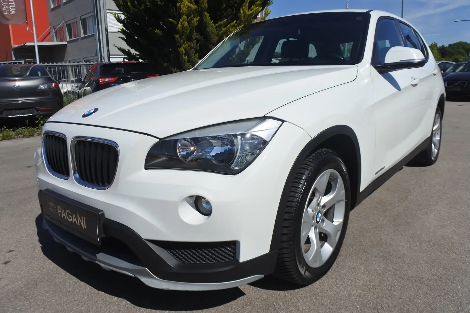 BMW X1 X1 sDrive16d Österreich-Paket Aut. Weiß - 2