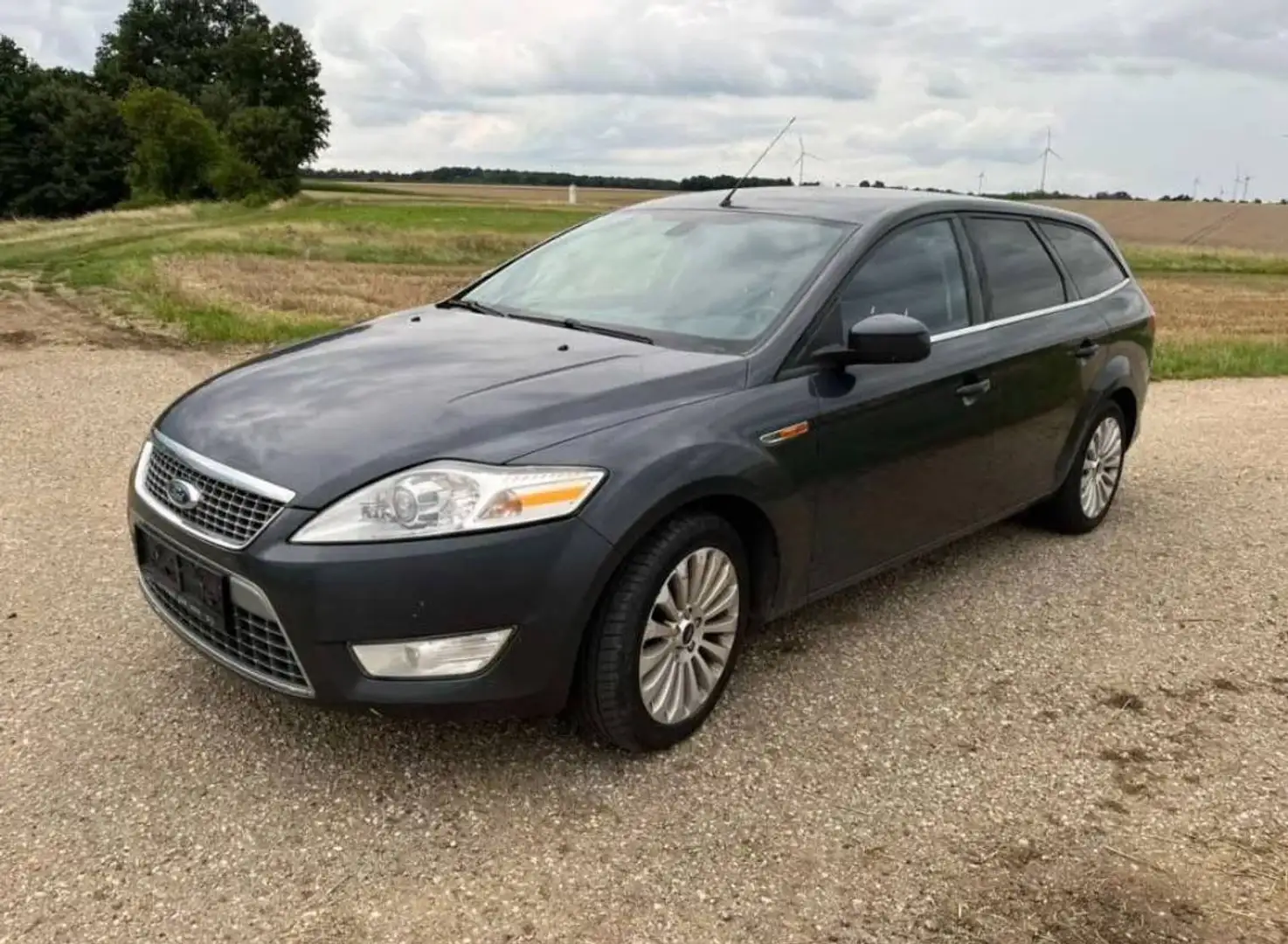 Ford Mondeo Mondeo Traveller Titanium 2,0 TDCi DPF Titanium Grau - 1