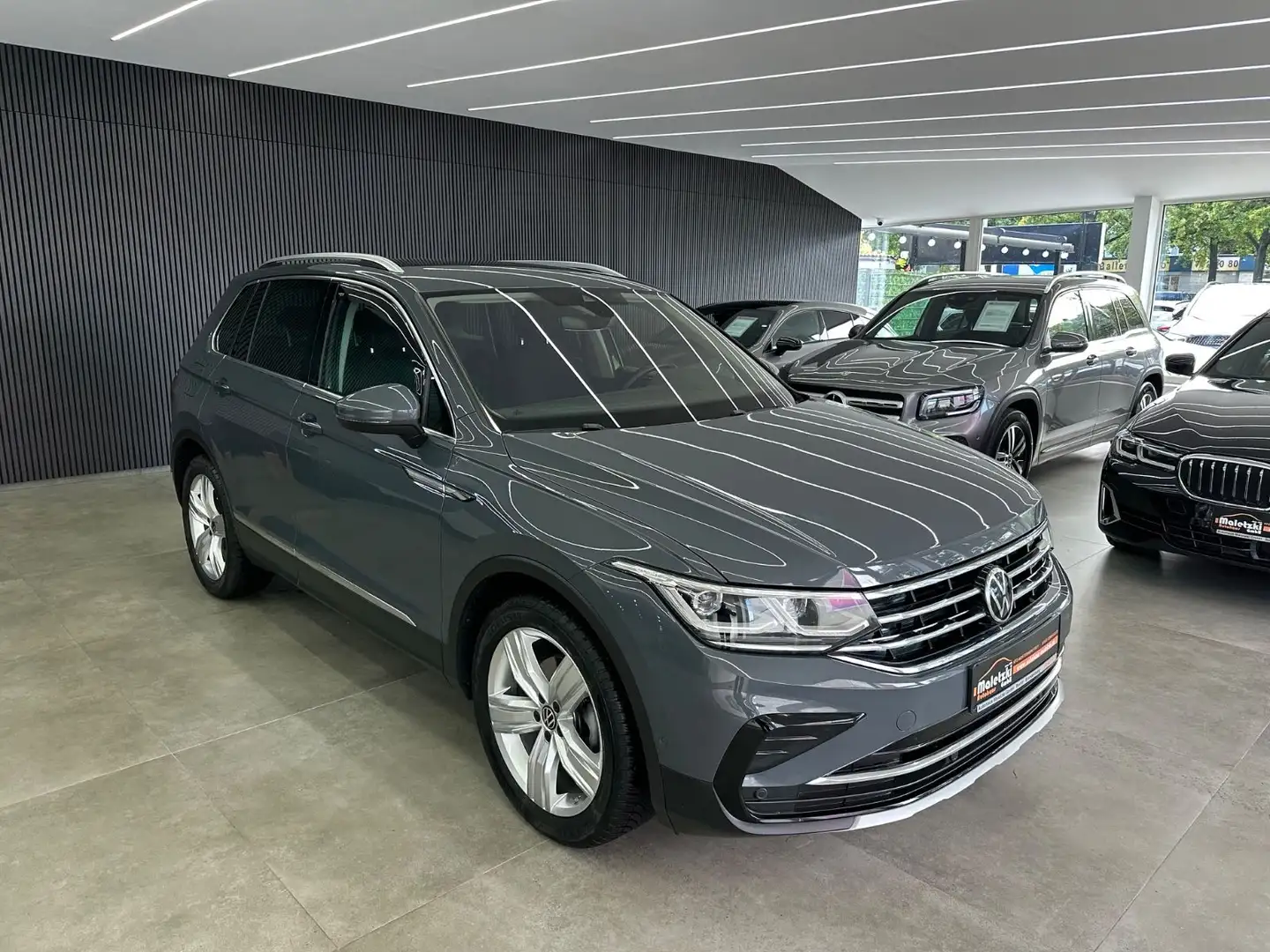 Volkswagen Tiguan 2.0 TDI Elegance*Keyless*Lenk.Hz*ACC* Grau - 1