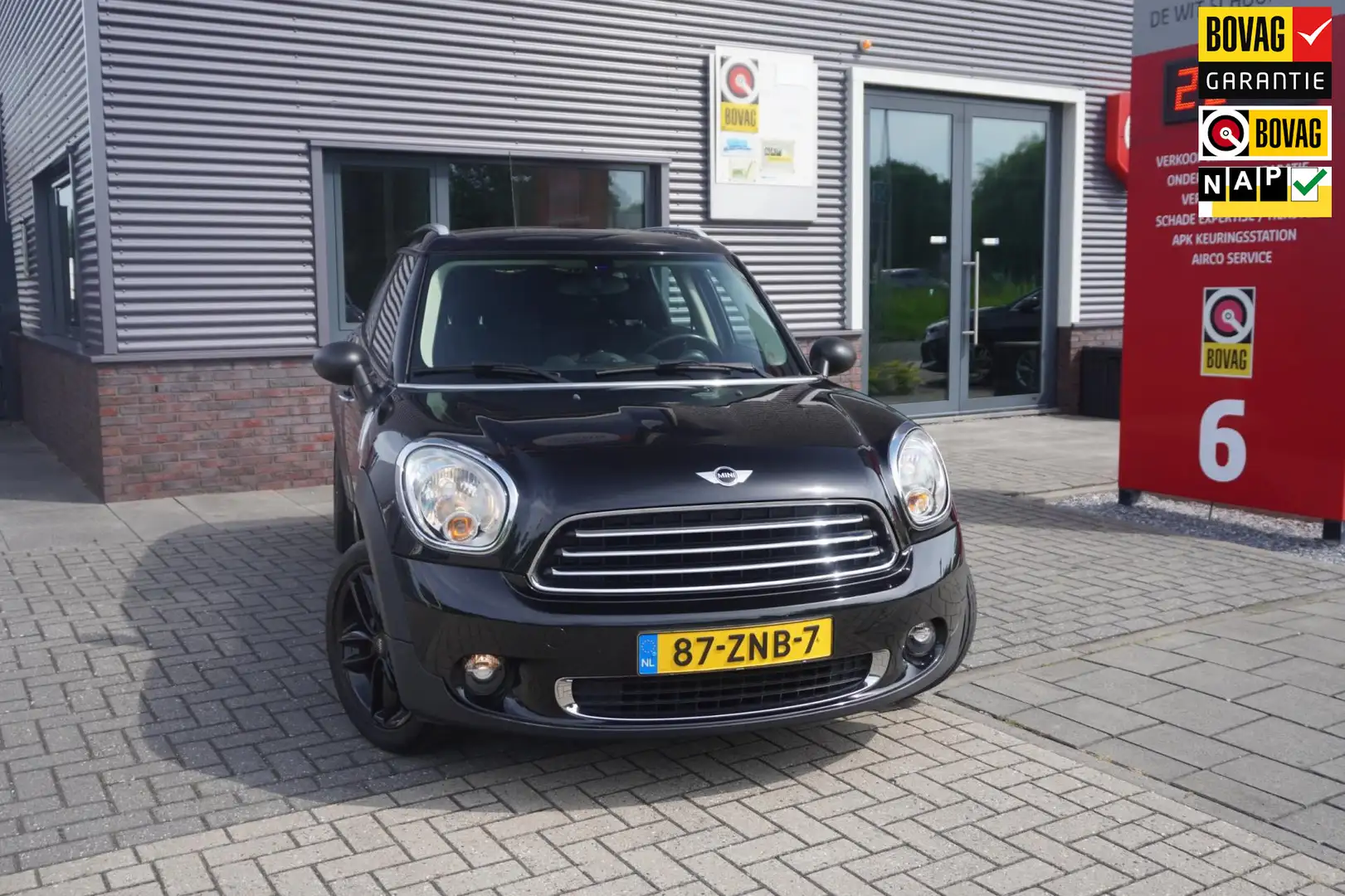 MINI One Countryman Mini 1.6 Edition / Navigatie / Airco Black - 1