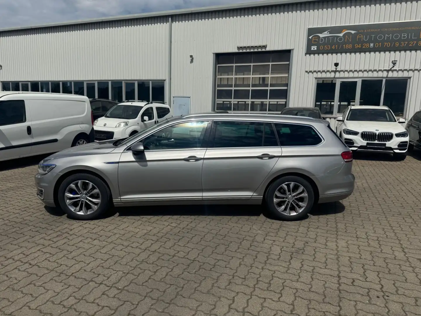 Volkswagen Passat Variant GTE-LEDER-PANORAMA-KAMERA Silber - 2
