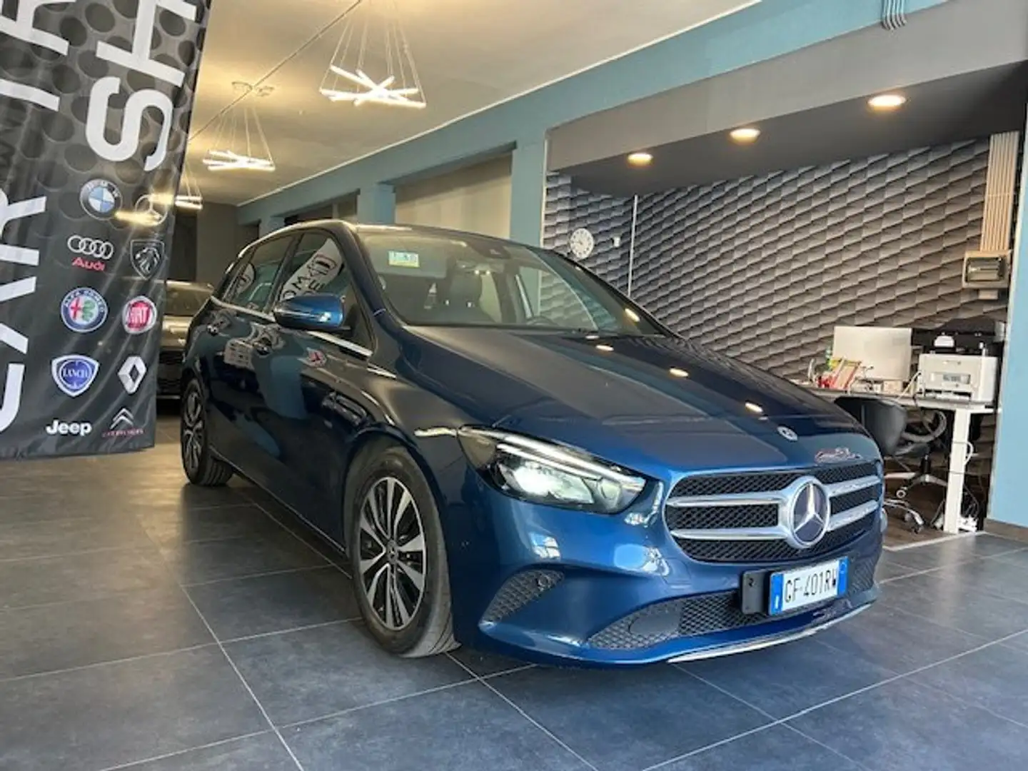 Mercedes-Benz B 180 B 180 d Business Extra auto Bleu - 1